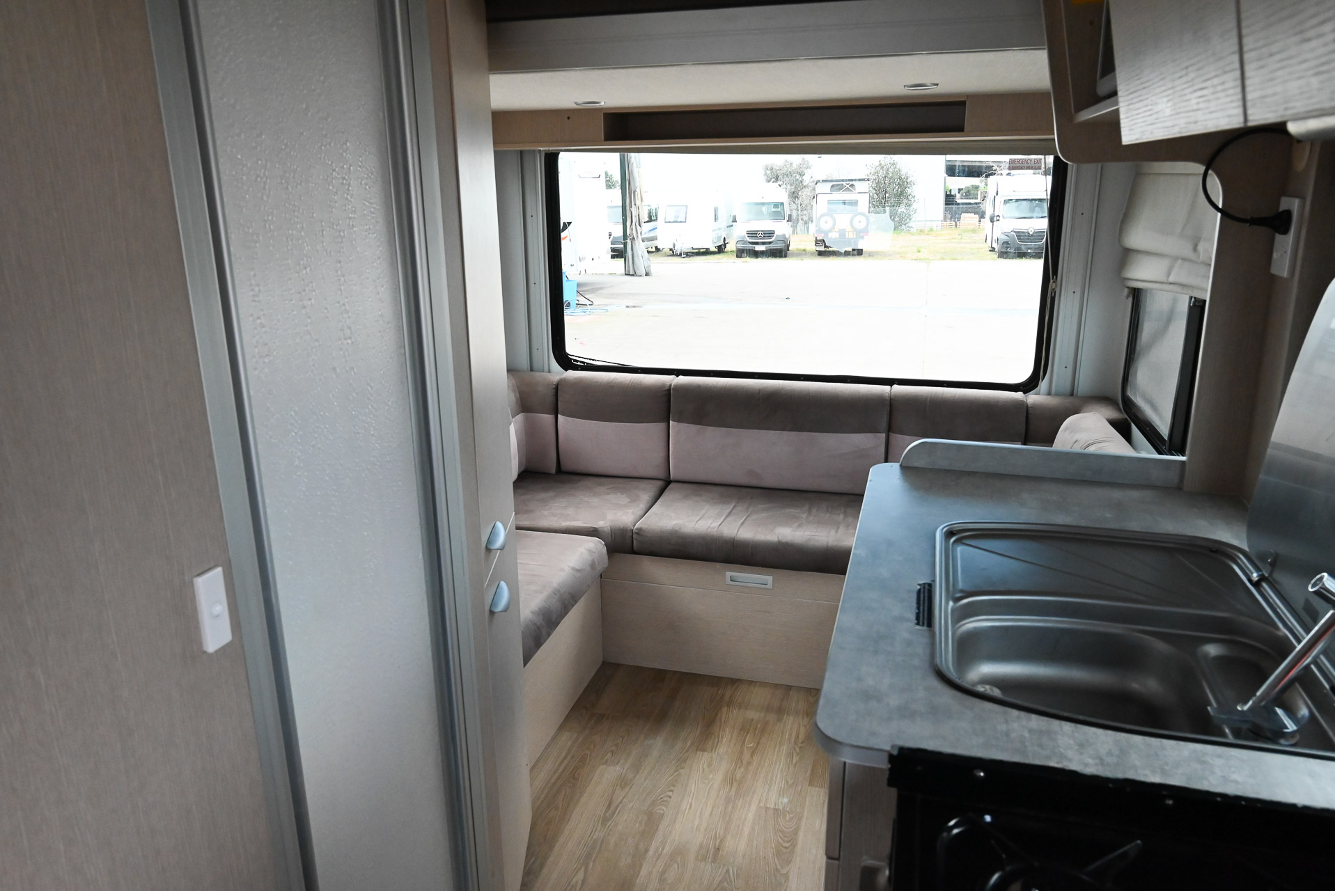 Carousel Popup Thumnails 28 - 2021 Kea Discovery M660 Mercedes 4 Berth