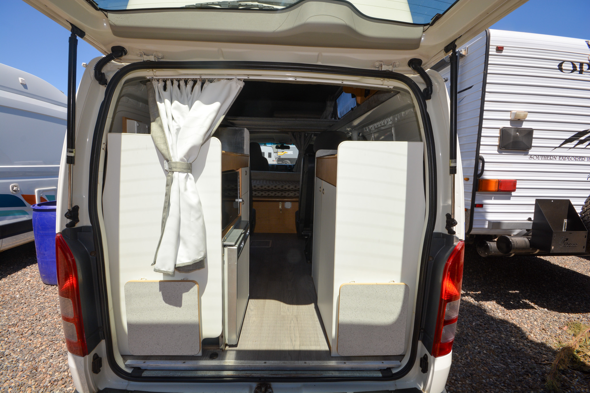 Carousel Popup Thumnails 17 - 2017 Talvor Endeavour Toyota HiAce 4 Berth