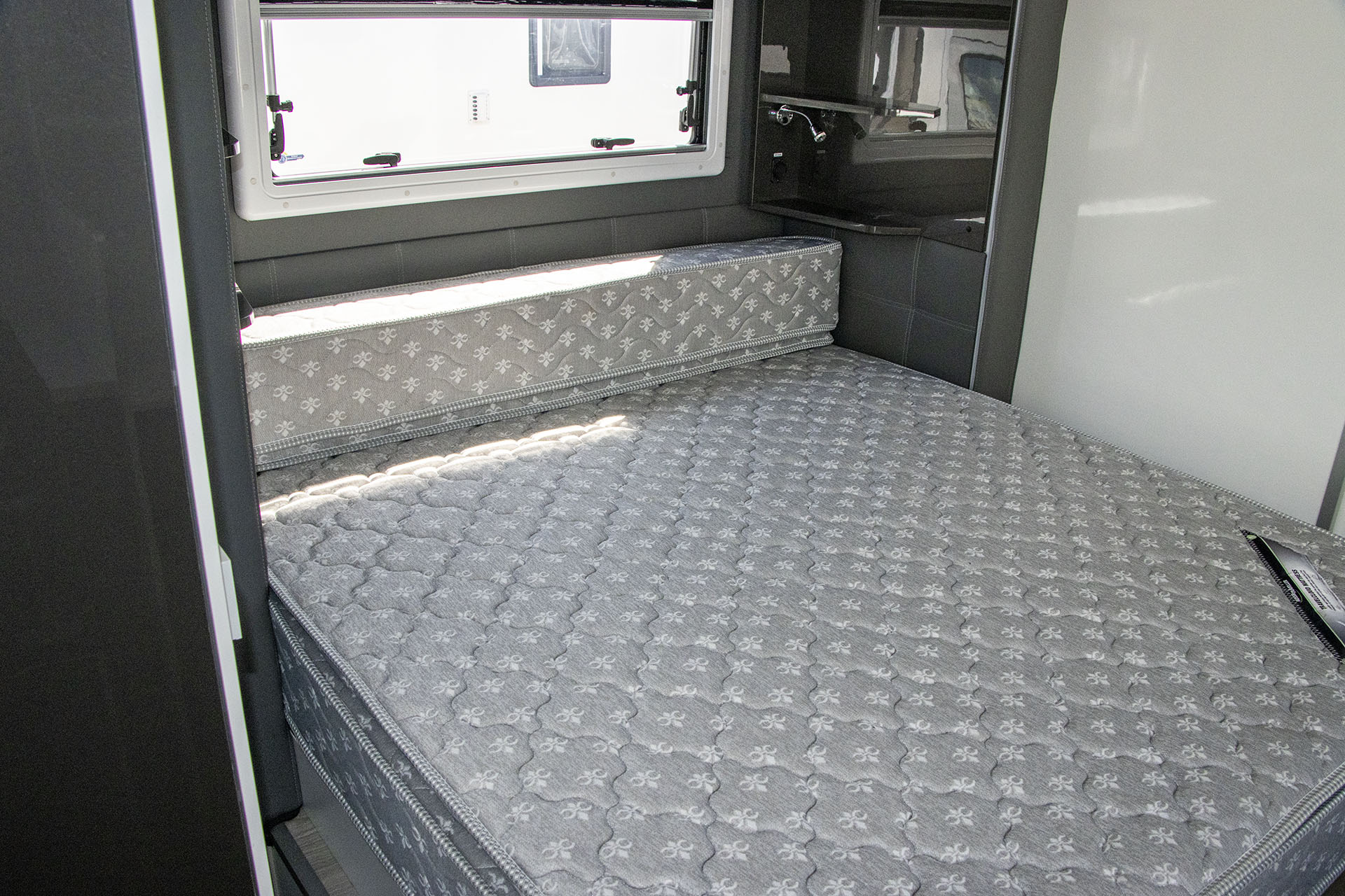 Carousel Popup Thumnails 17 - 2024 Windsor Simpson Fiat 4 Berth