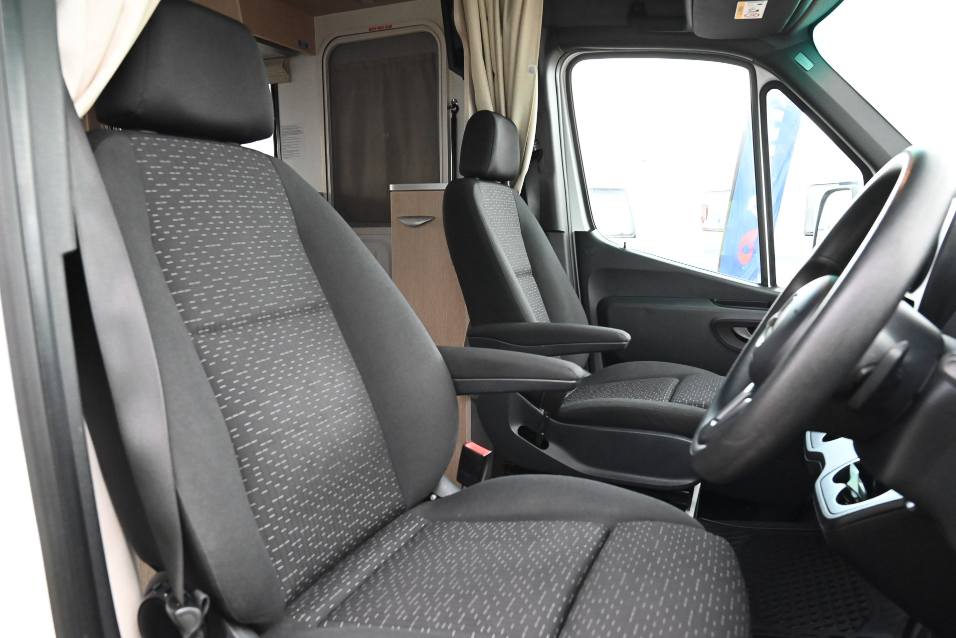 Carousel Popup Thumnails 13 - 2021 Kea Discovery M660 Mercedes 4 Berth