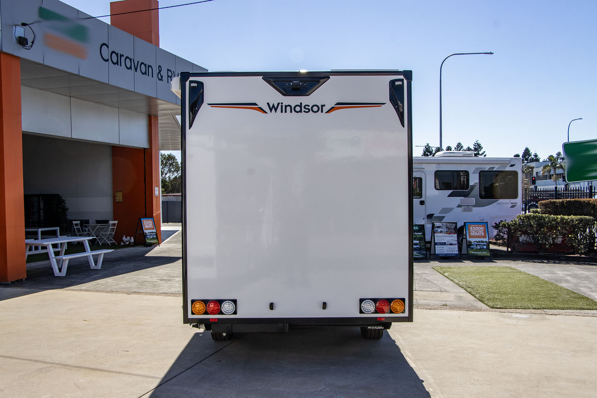 Carousel Popup Thumnails 7 - 2024 Windsor Daintree Renault 2 Berth