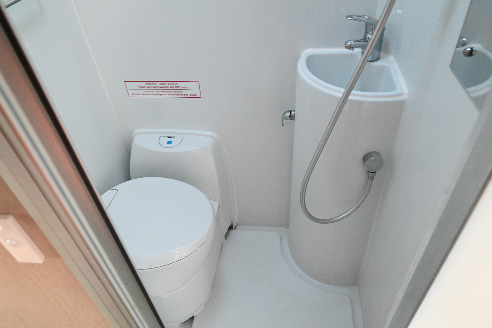 Carousel Popup Thumnails 29 - 2021 Kea Nomad Mercedes M700 3 Berth