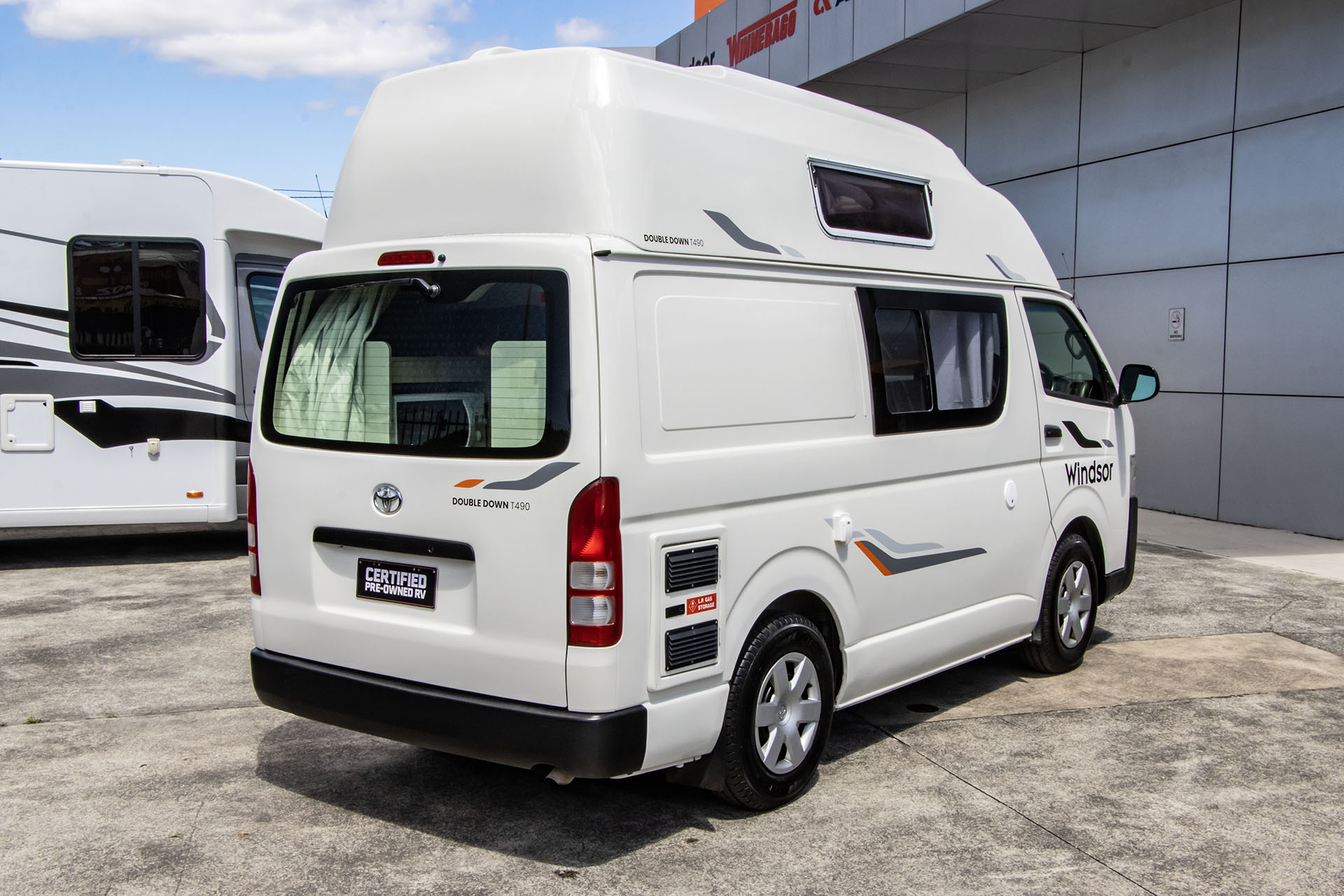 Carousel Popup Thumnails 9 - 2019 Windsor Double Down T490 Toyota 4 Berth