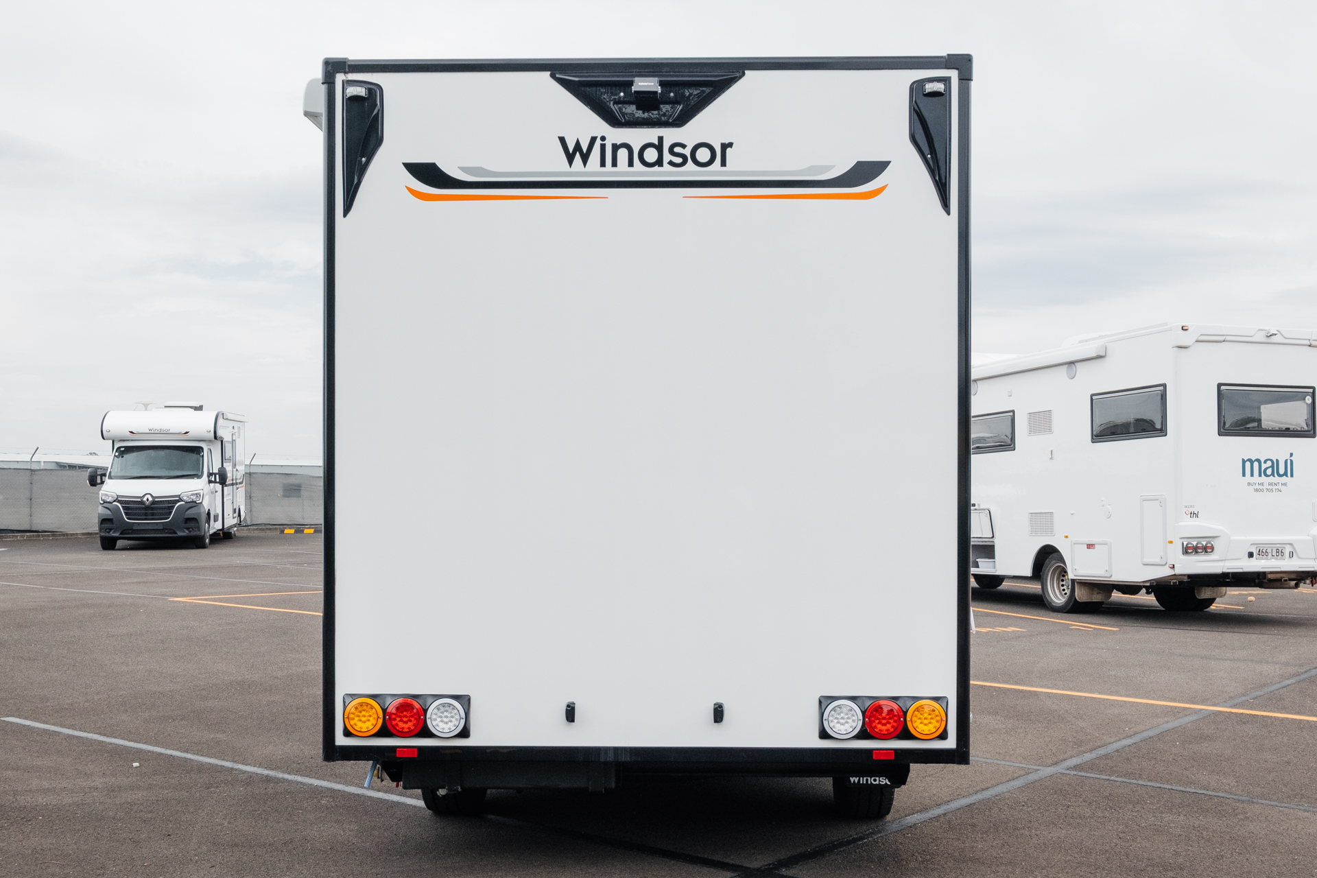 Carousel Popup Thumnails 6 - 2024 Windsor Daintree Renault 2 Berth