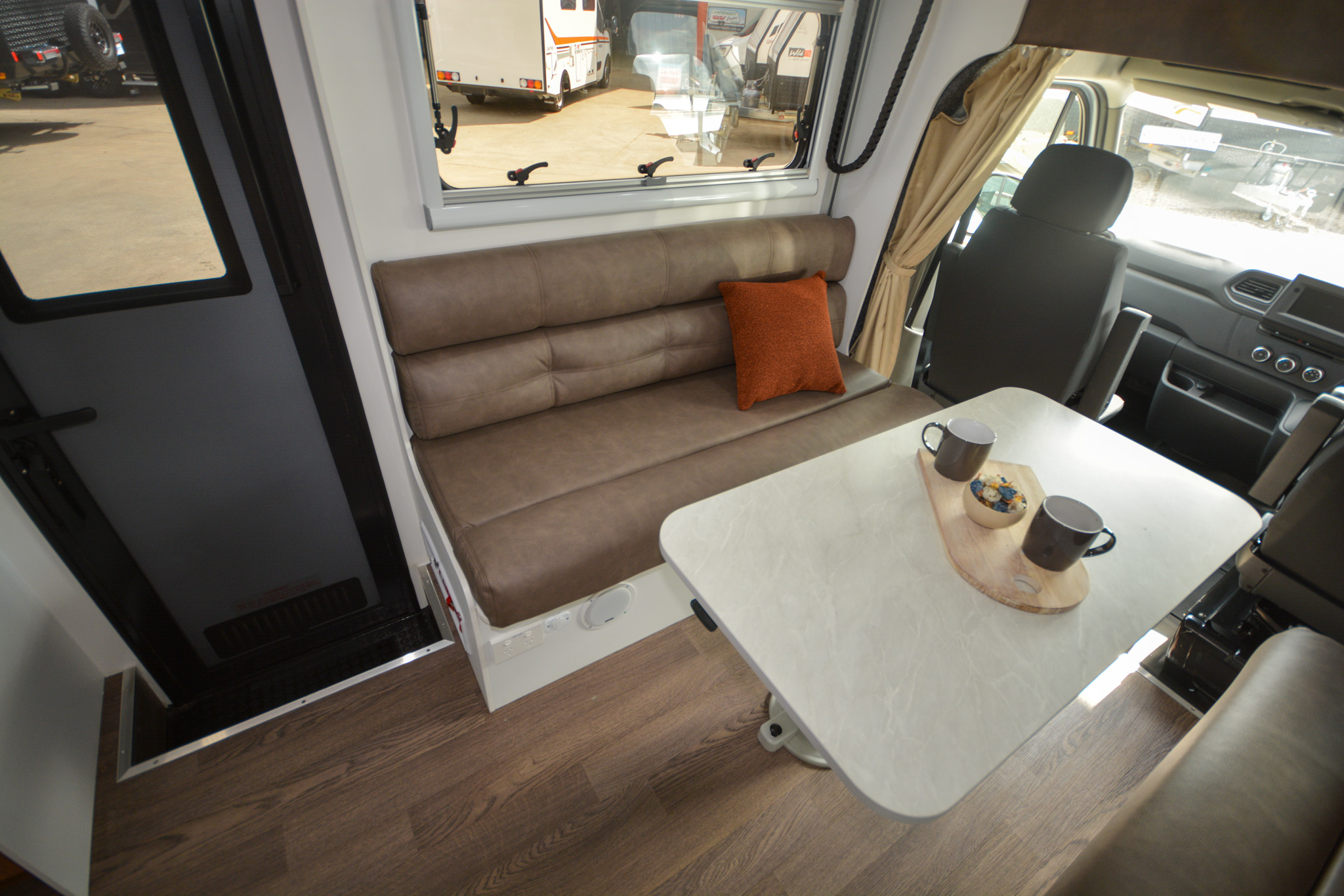Carousel Popup Thumnails 26 - 2024 Windsor Daintree Renault 2 Berth