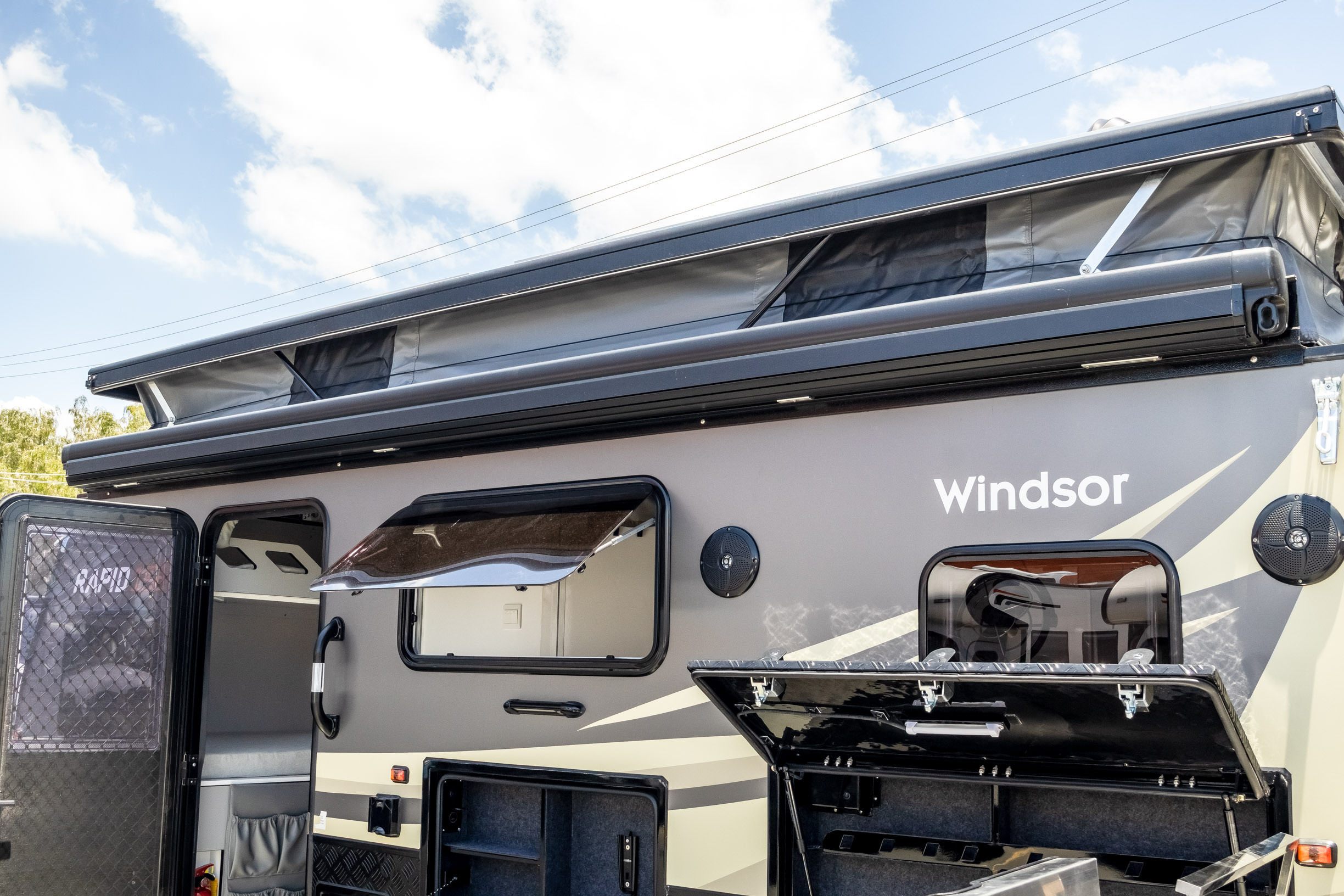 Carousel Popup Thumnails 24 - 2025 Windsor Rapid 15B