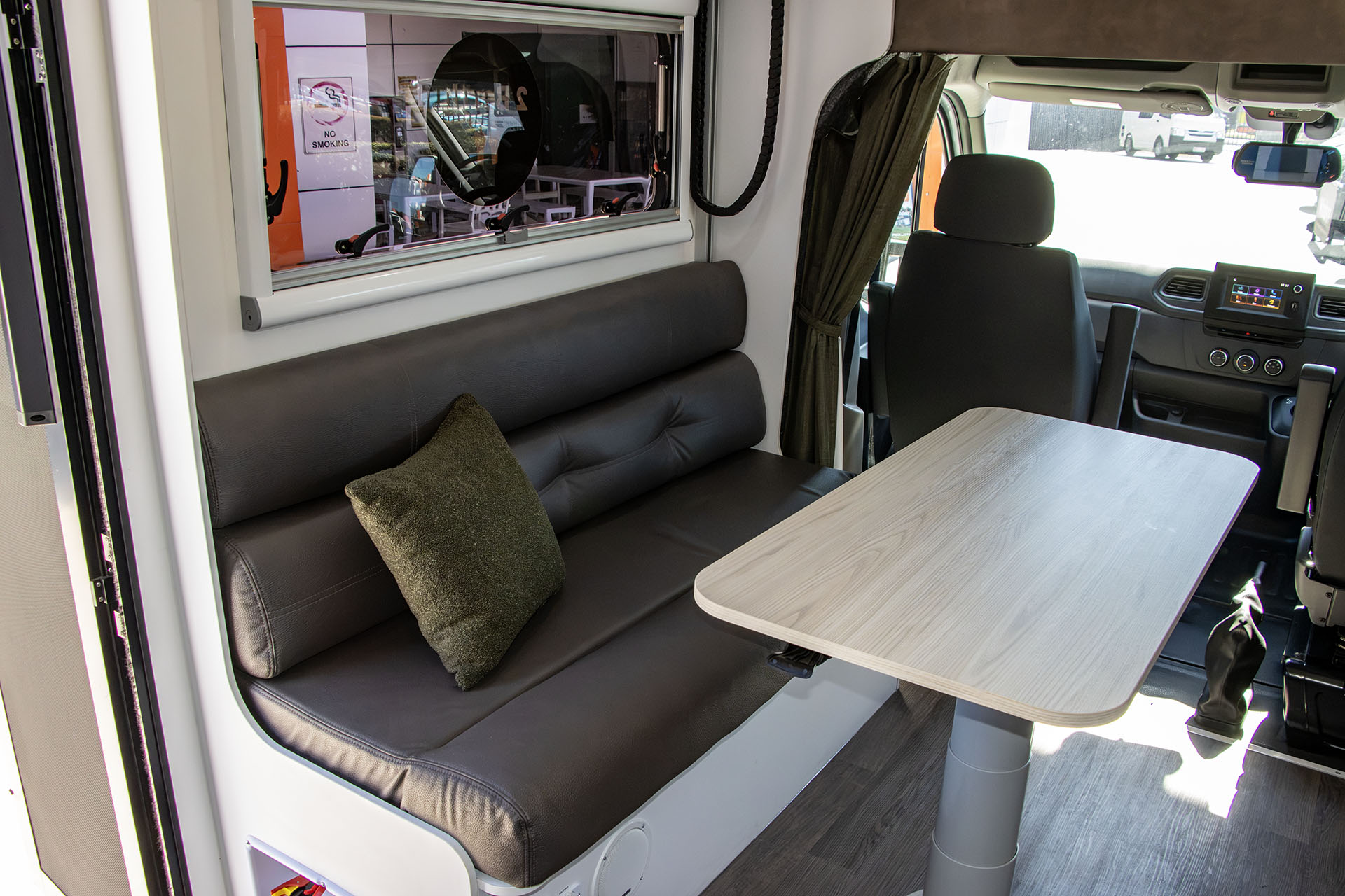 Carousel Popup Thumnails 18 - 2024 Windsor Daintree Renault 2 Berth