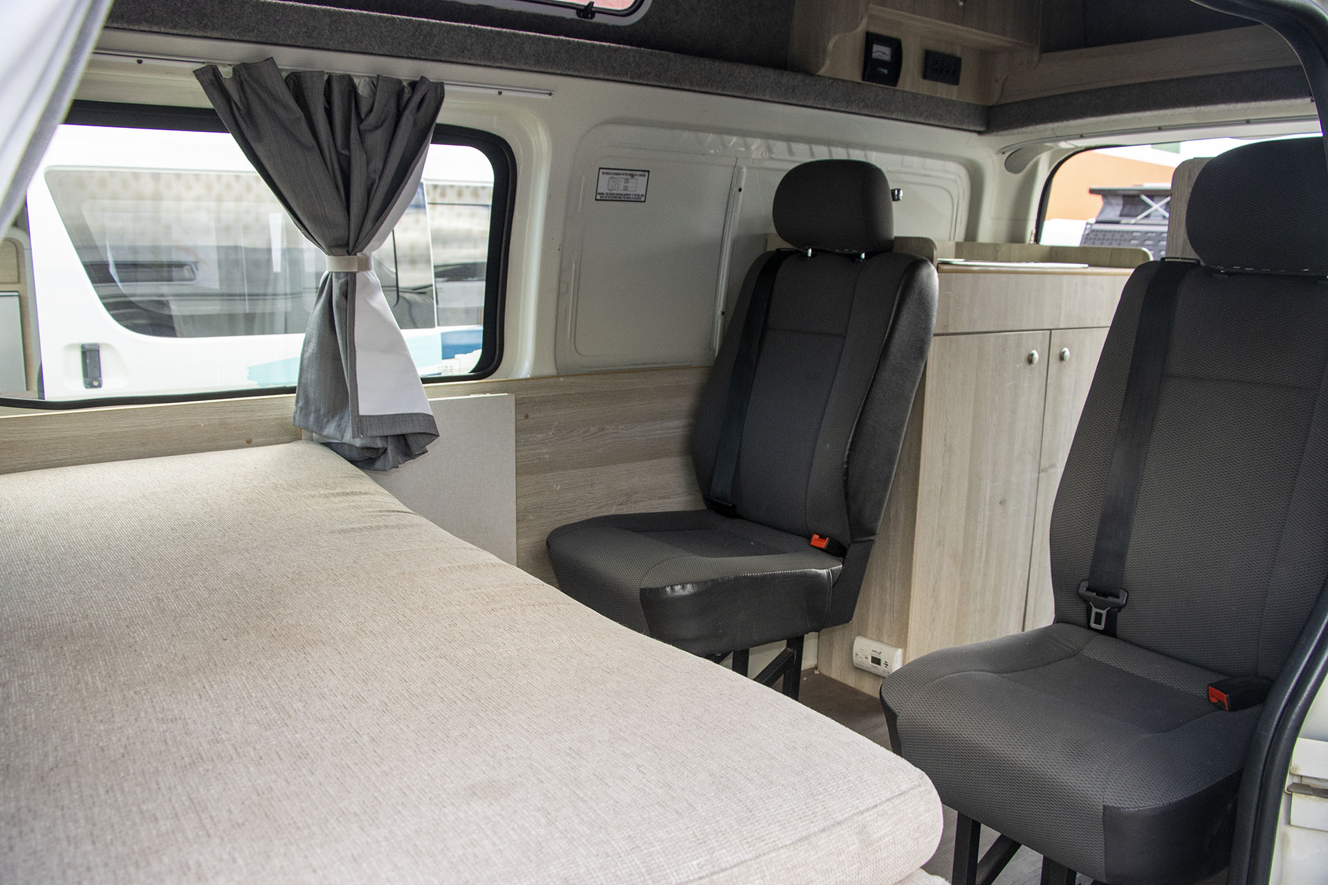 Carousel Popup Thumnails 14 - 2018 Talvor Endeavour Toyota 4 Berth