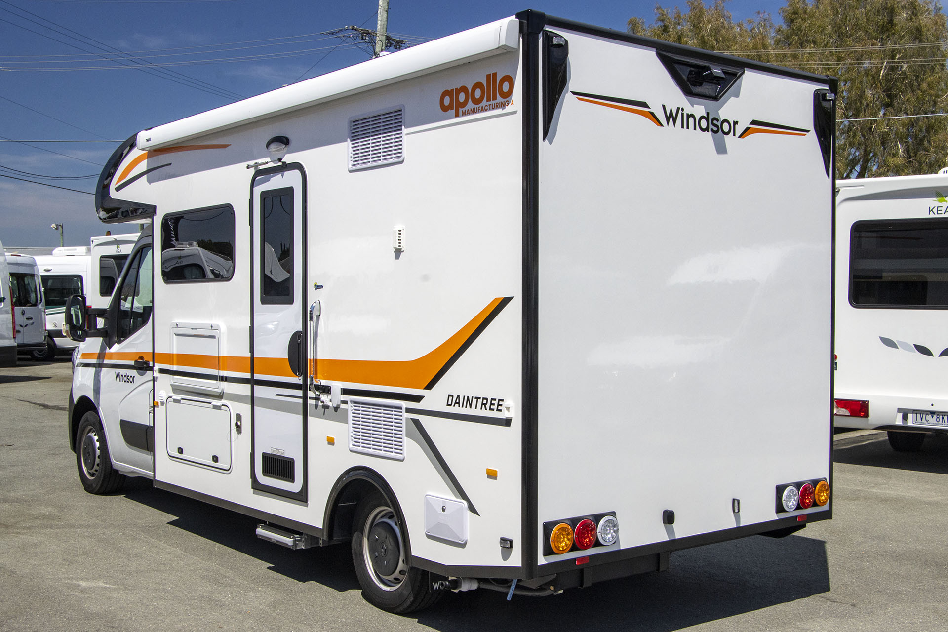 Carousel Popup Thumnails 4 - 2024 Windsor Daintree Renault 2 Berth