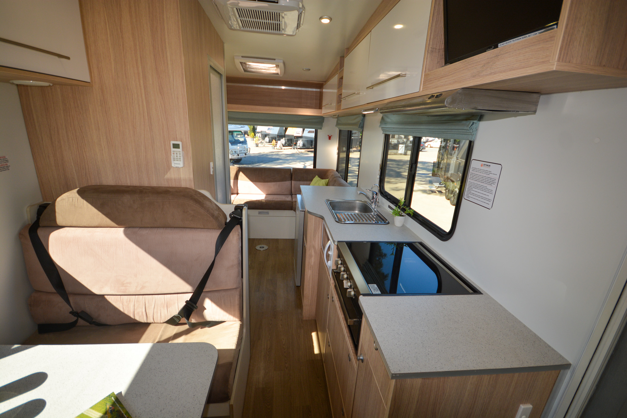 Carousel Popup Thumnails 18 - 2021 Kea River M721 Mercedes 6 Berth