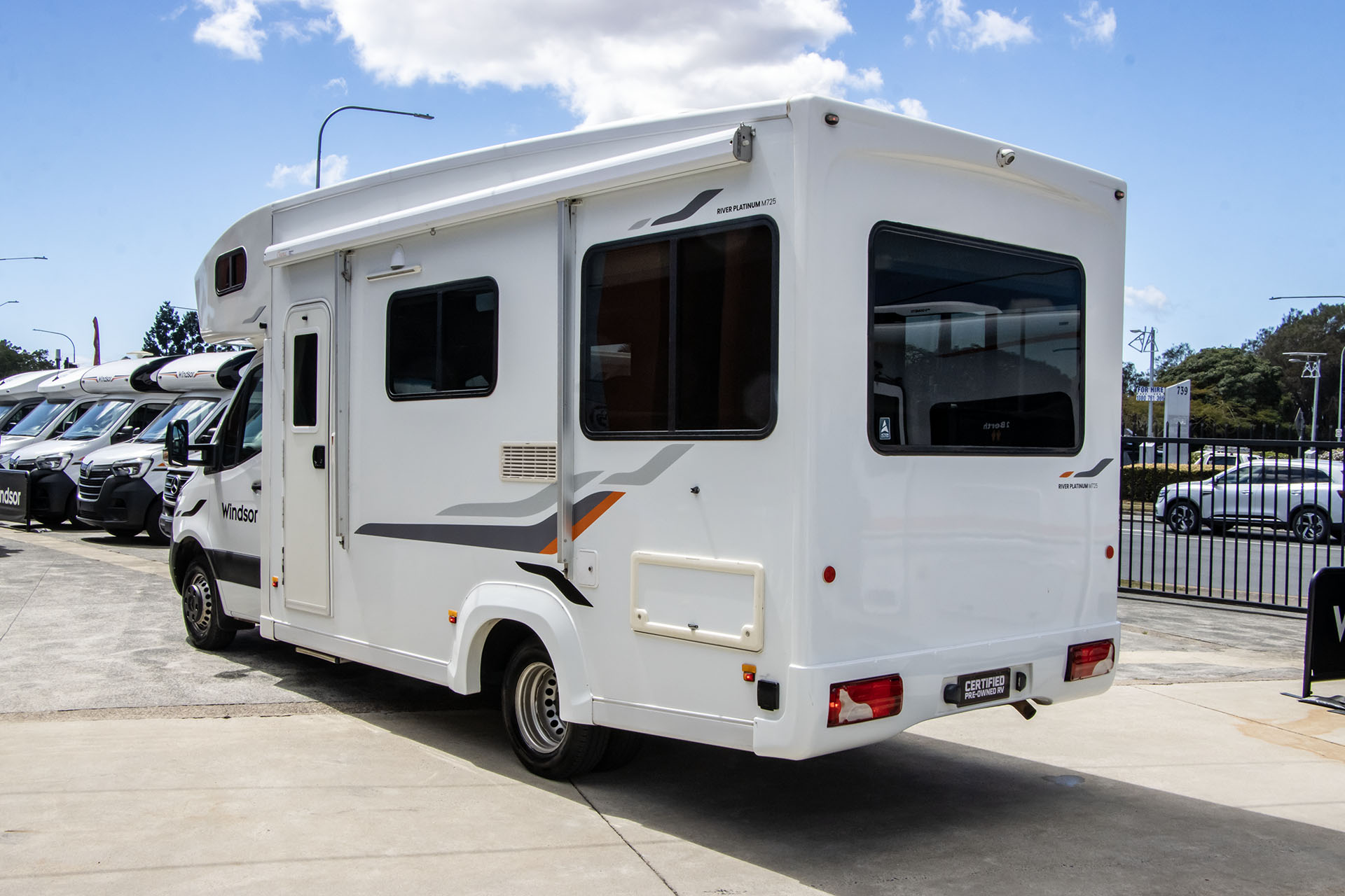 Carousel Popup Thumnails 7 - 2021 Windsor River Platinum M725 6 Berth