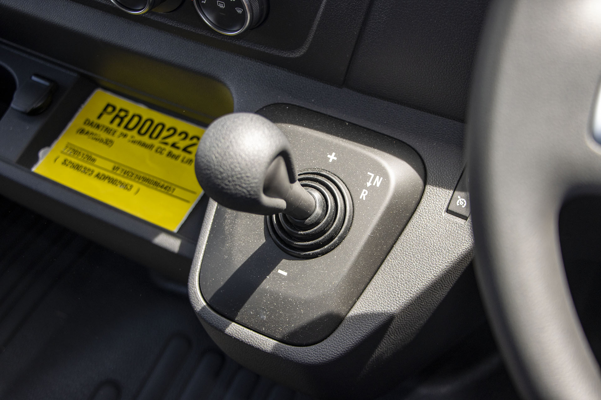 Carousel Popup Thumnails 10 - 2024 Windsor Daintree Renault 2 Berth