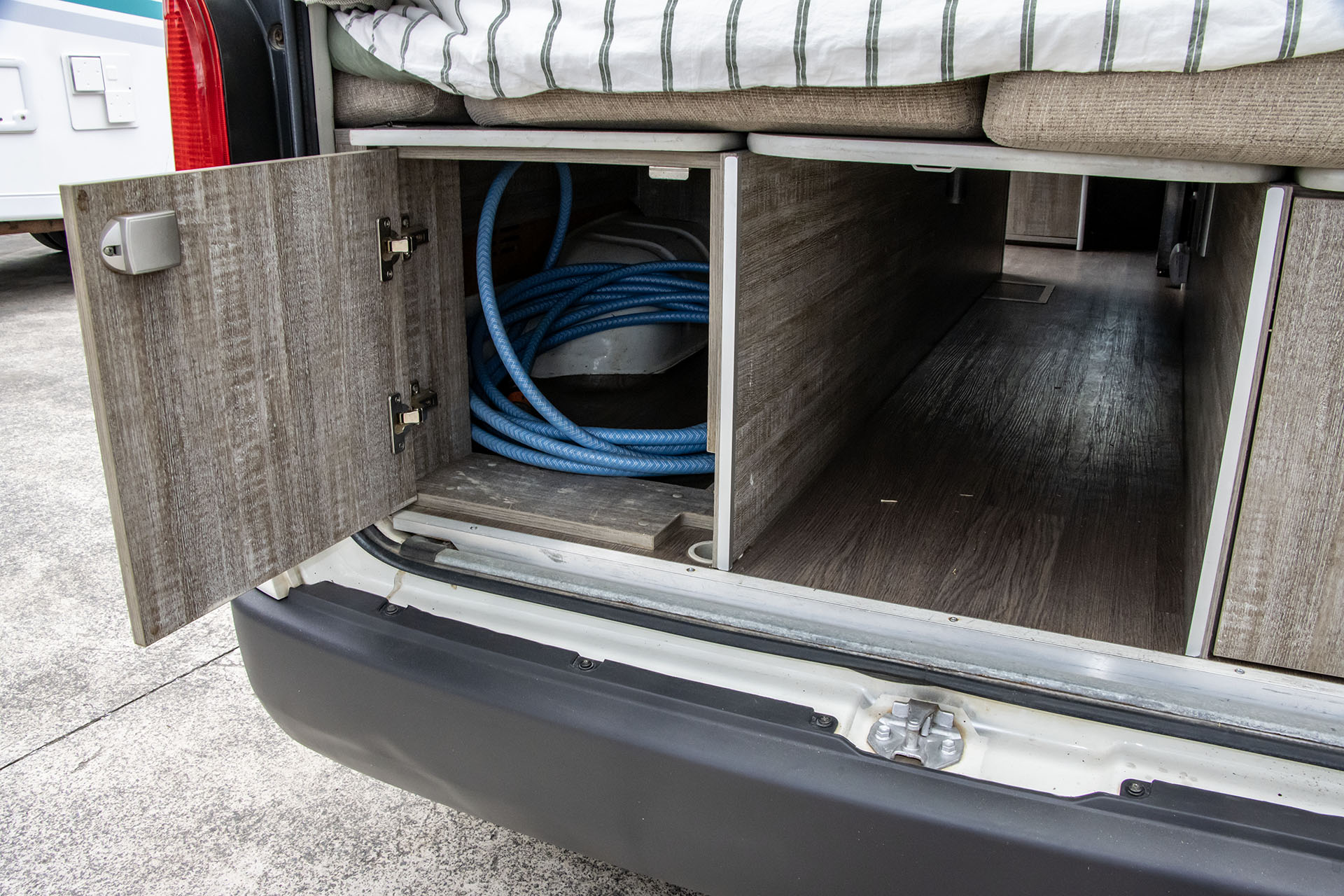 Carousel Popup Thumnails 28 - 2018 Windsor HiTop Plus T490 Toyota 2 Berth