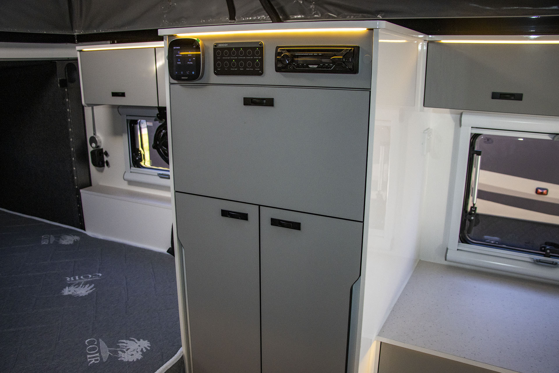 Carousel Popup Thumnails 13 - 2025 Windsor Rapid 15D