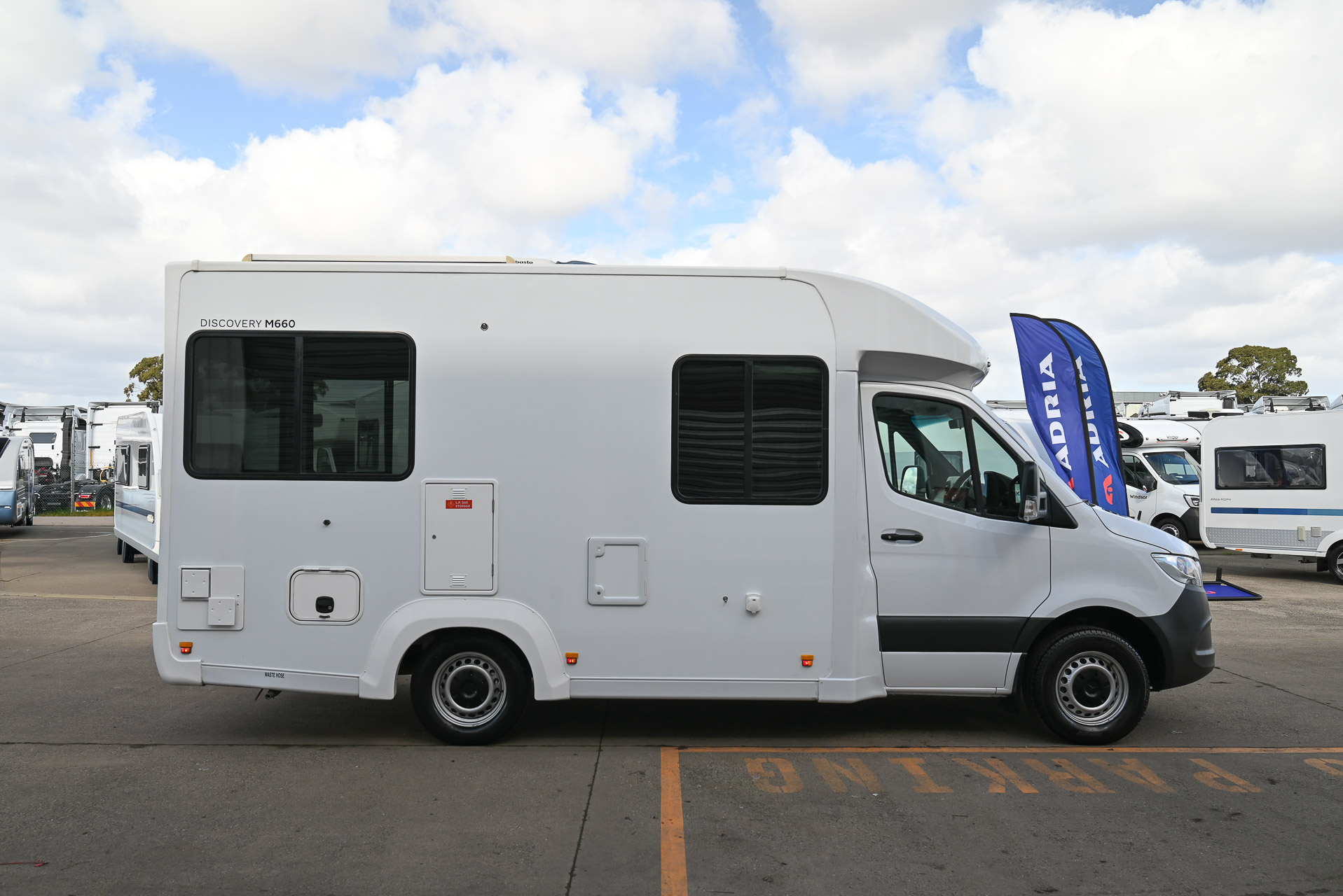 Carousel Popup Thumnails 10 - 2021 Kea Nomad Mercedes M700 3 Berth