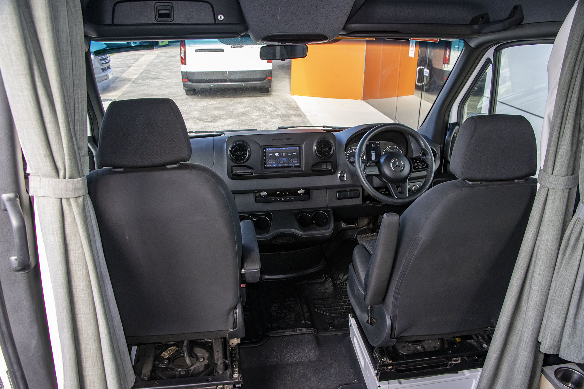Carousel Popup Thumnails 18 - 2021 Kea Nomad M700 Mercedes 3 Berth