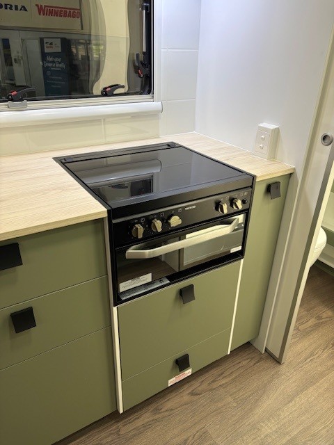 Carousel Popup Thumnails 19 - 2024 Windsor Daintree Renault 2 Berth