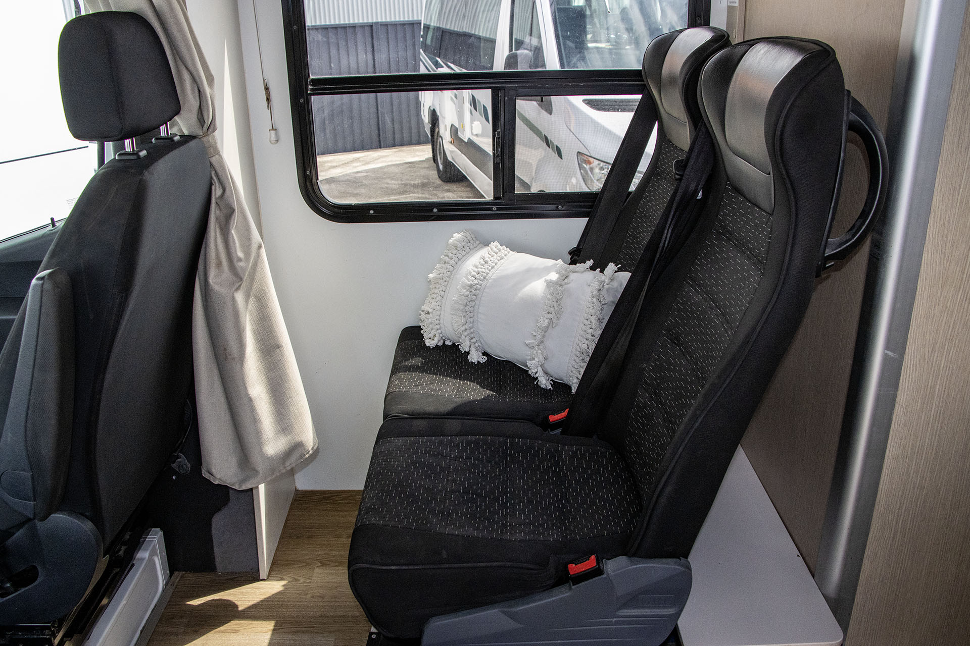 Carousel Popup Thumnails 21 - 2021 Kea Discovery M660 Mercedes 4 Berth