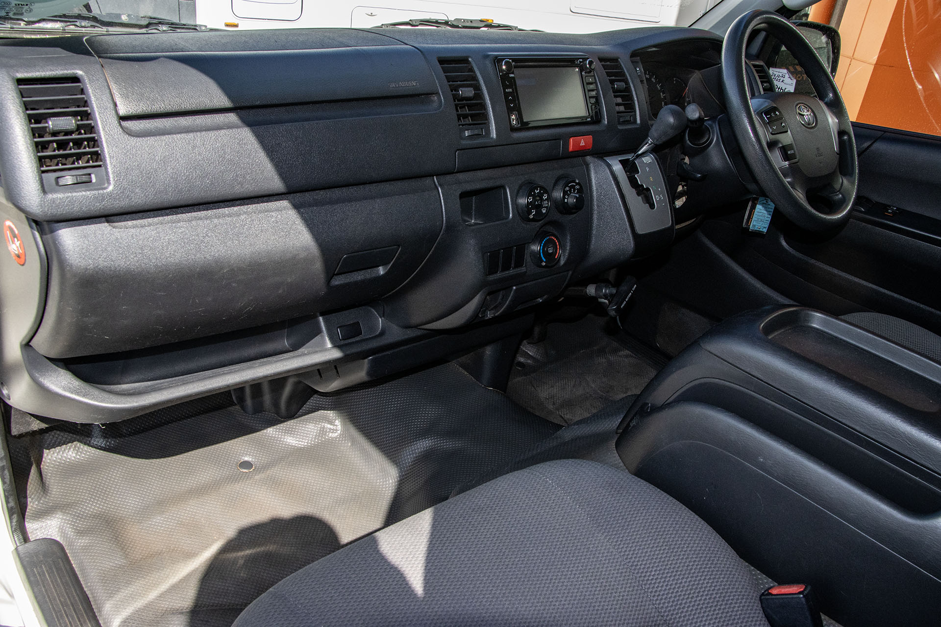 Carousel Popup Thumnails 15 - 2018 Talvor HiTop T490 Toyota 2 Berth