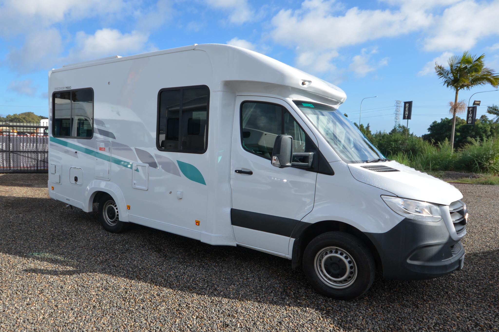 Carousel Popup Thumnails 3 - 2021 Kea Discovery M660 Mercedes 4 Berth