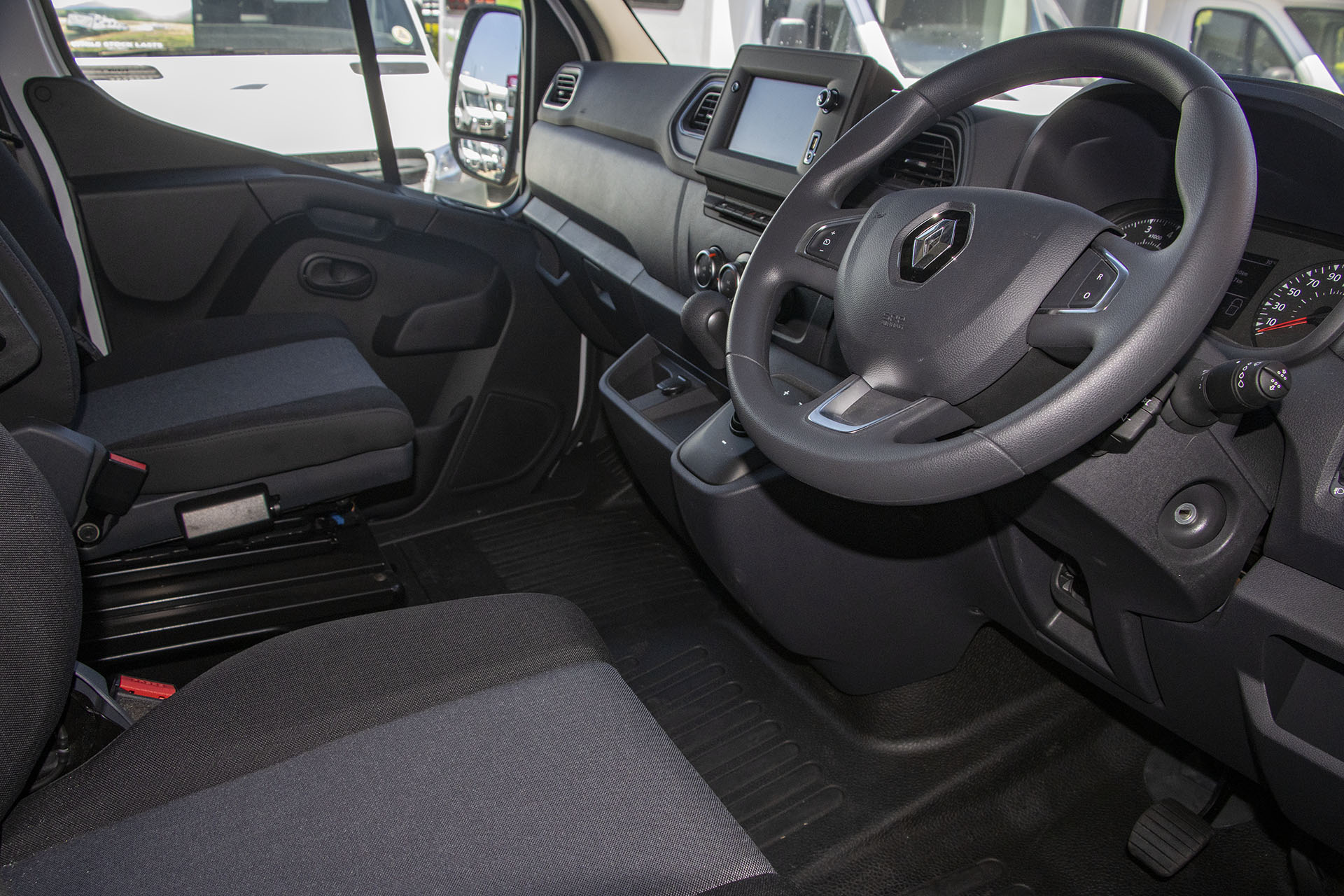 Carousel Popup Thumnails 4 - 2024 Windsor Daintree Renault 2 Berth