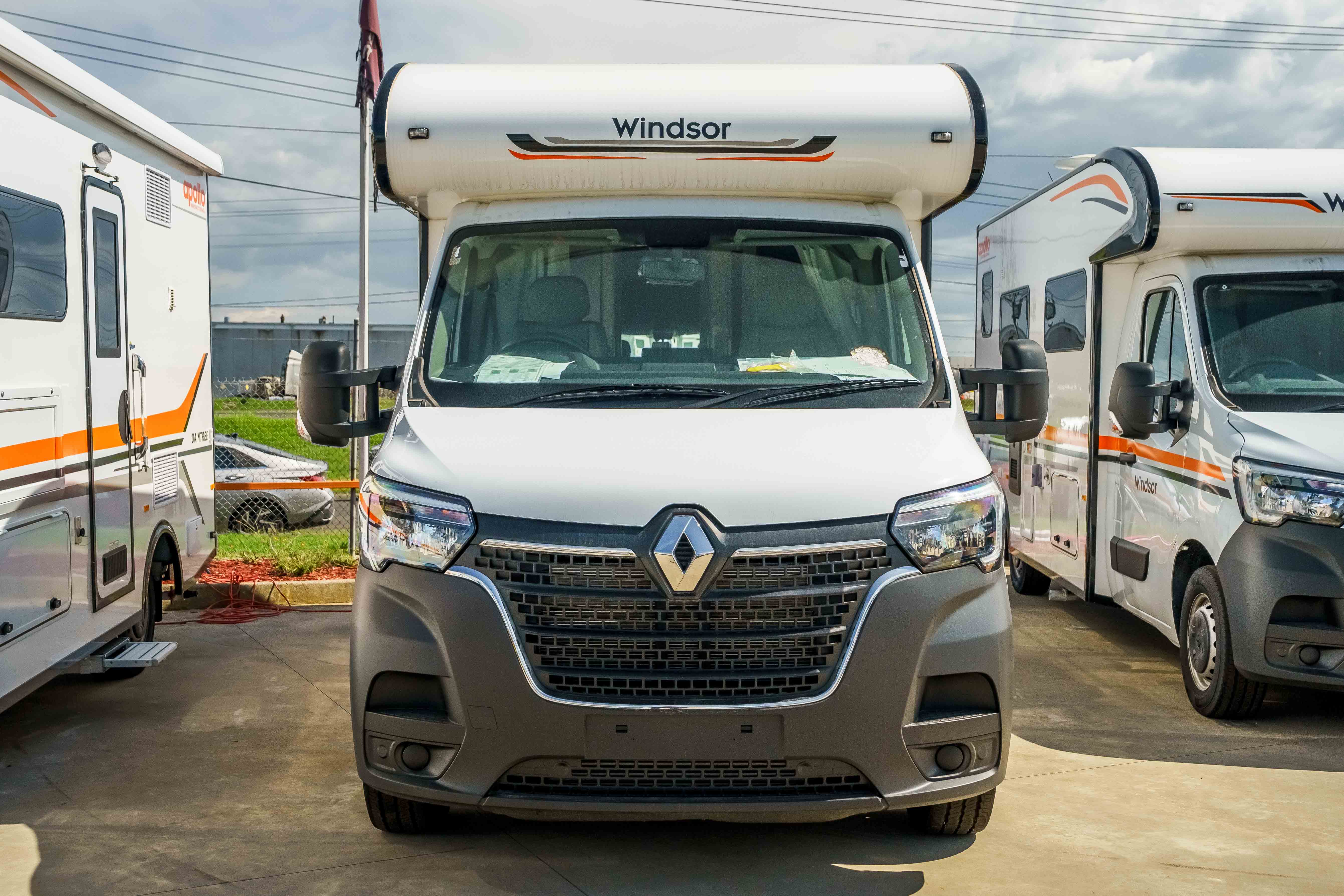 Carousel Popup Thumnails 3 - 2024 Windsor Daintree Renault 2 Berth