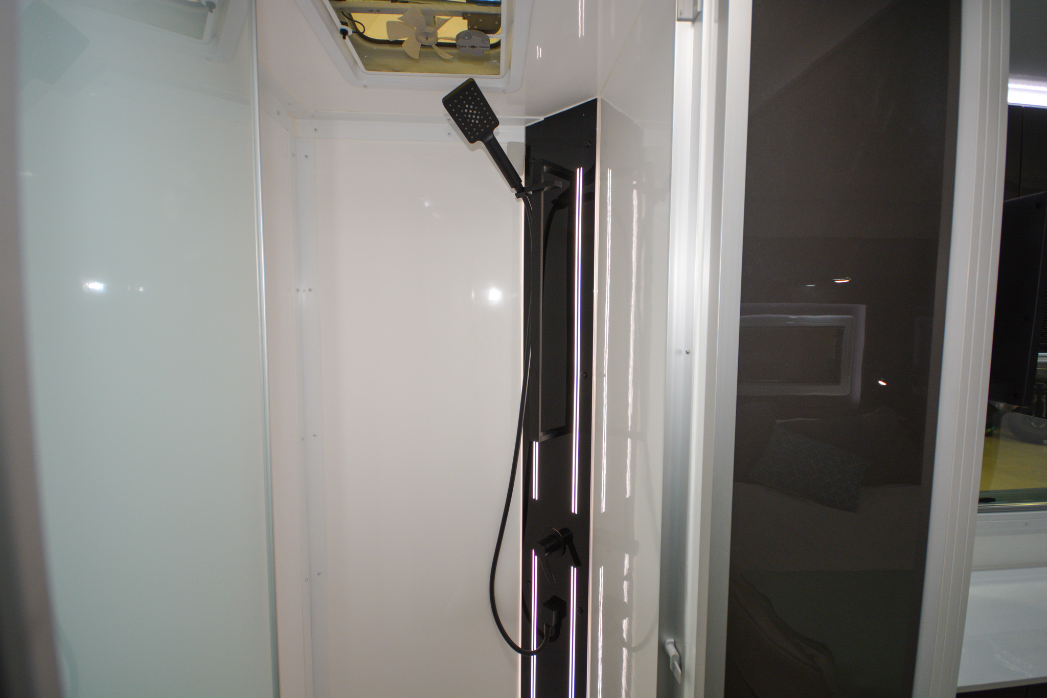 Carousel Popup Thumnails 38 - 2024 Windsor Simpson Fiat 4 Berth