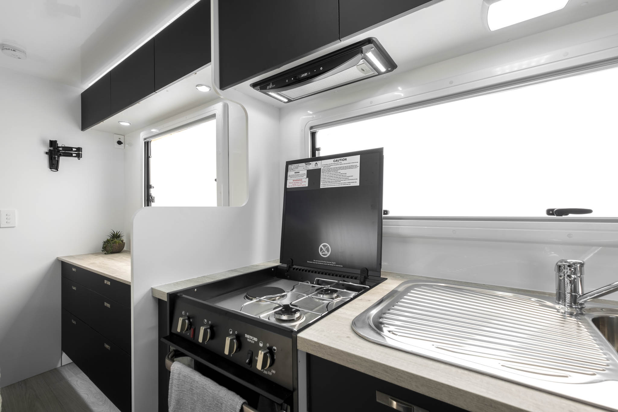 Carousel Popup Thumnails 9 - 2023 Windsor Simpson Fiat 4 Berth