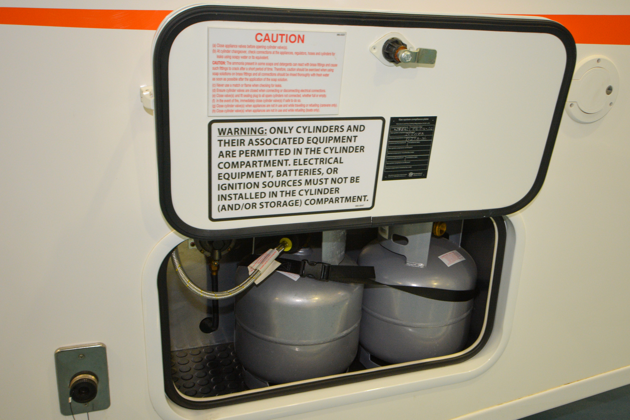Carousel Popup Thumnails 10 - 2024 Windsor Simpson Fiat 4 Berth