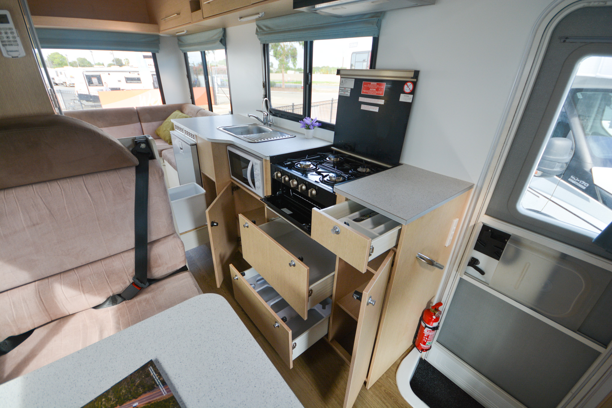Carousel Popup Thumnails 32 - 2021 Kea River M721 Mercedes 6 Berth