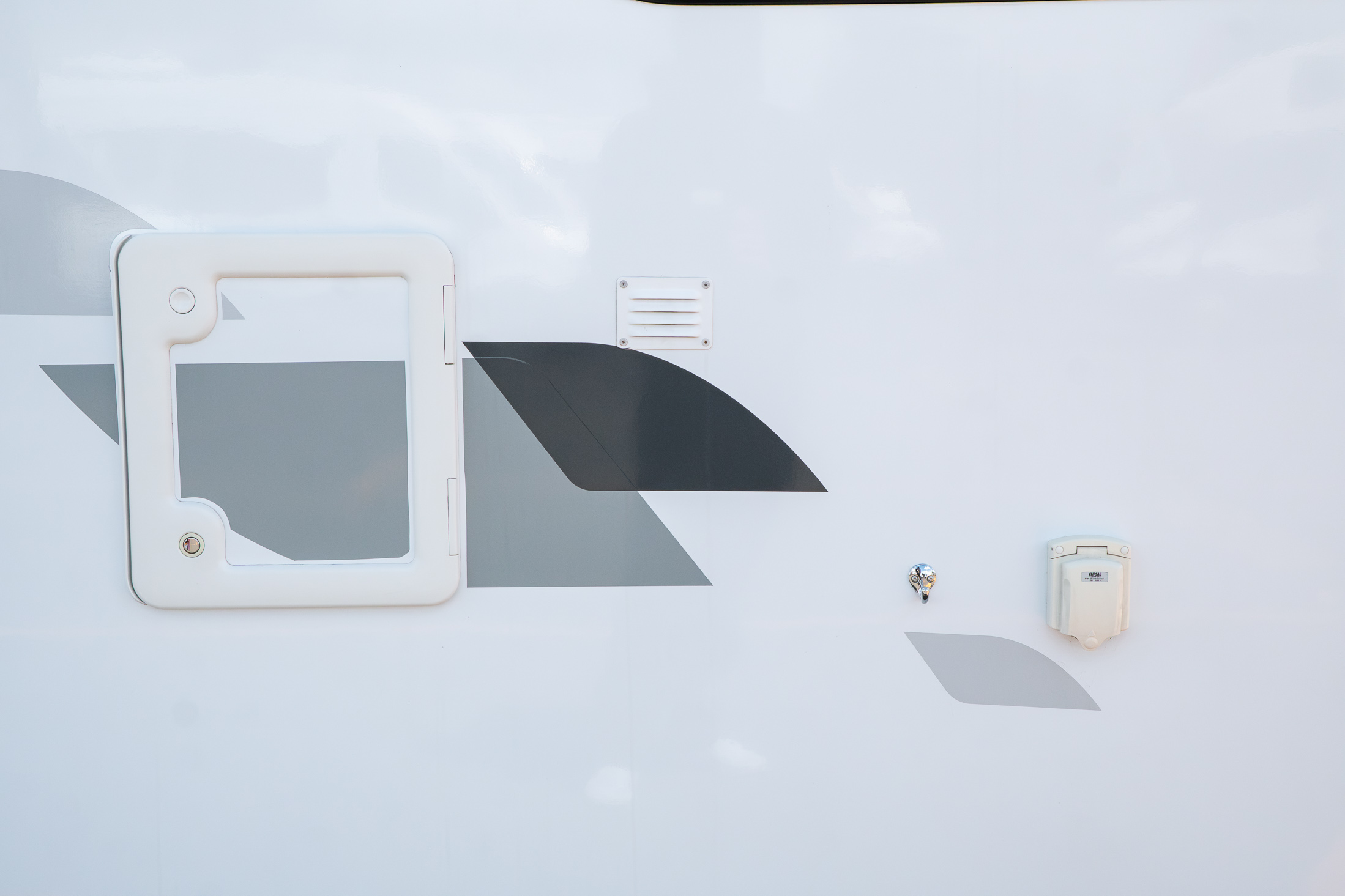 Carousel Popup Thumnails 15 - 2024 Mercedes-Benz Discovery M660 4 Berth