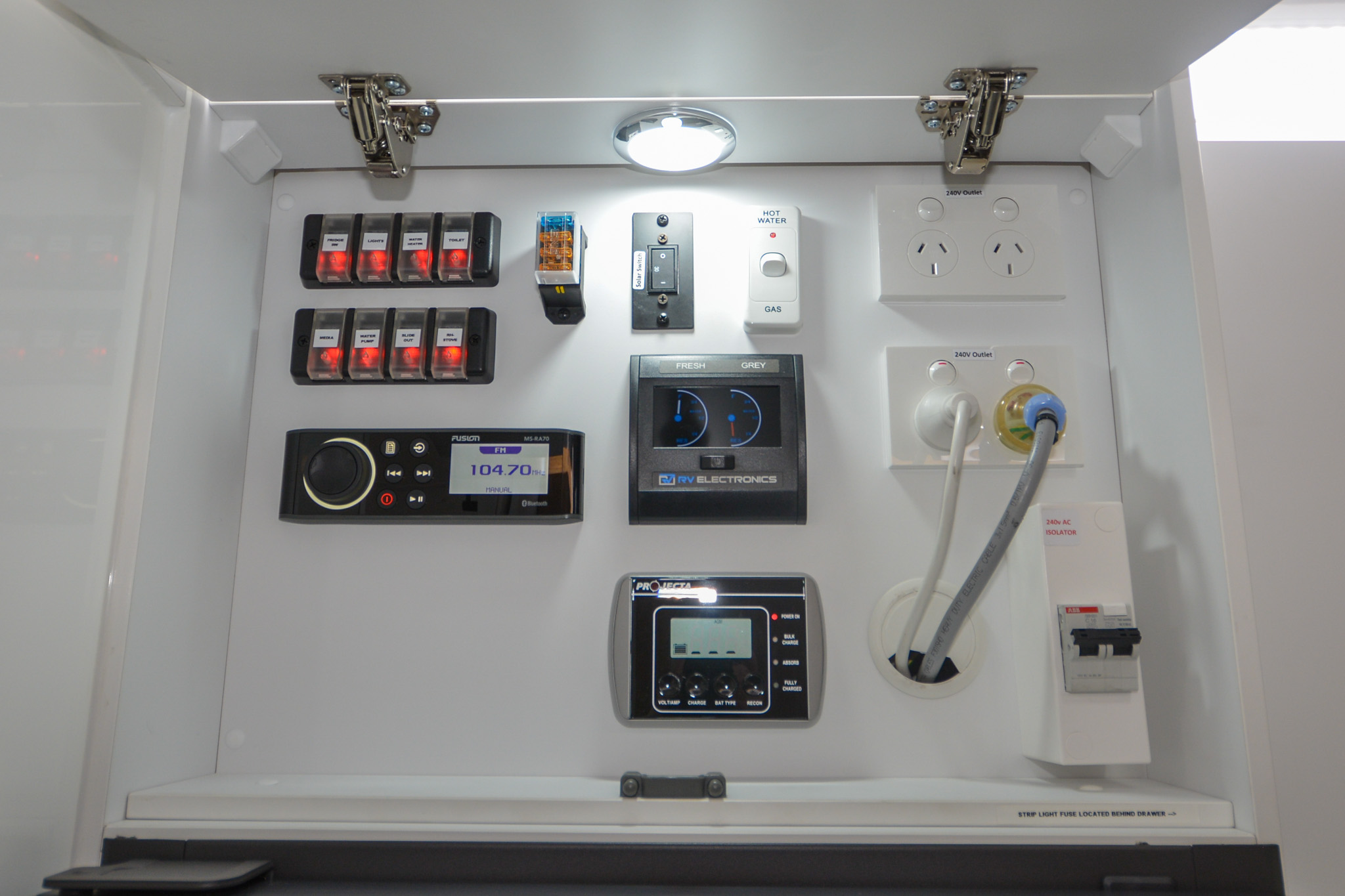 Carousel Popup Thumnails 24 - 2024 Windsor Daintree Renault 2 Berth