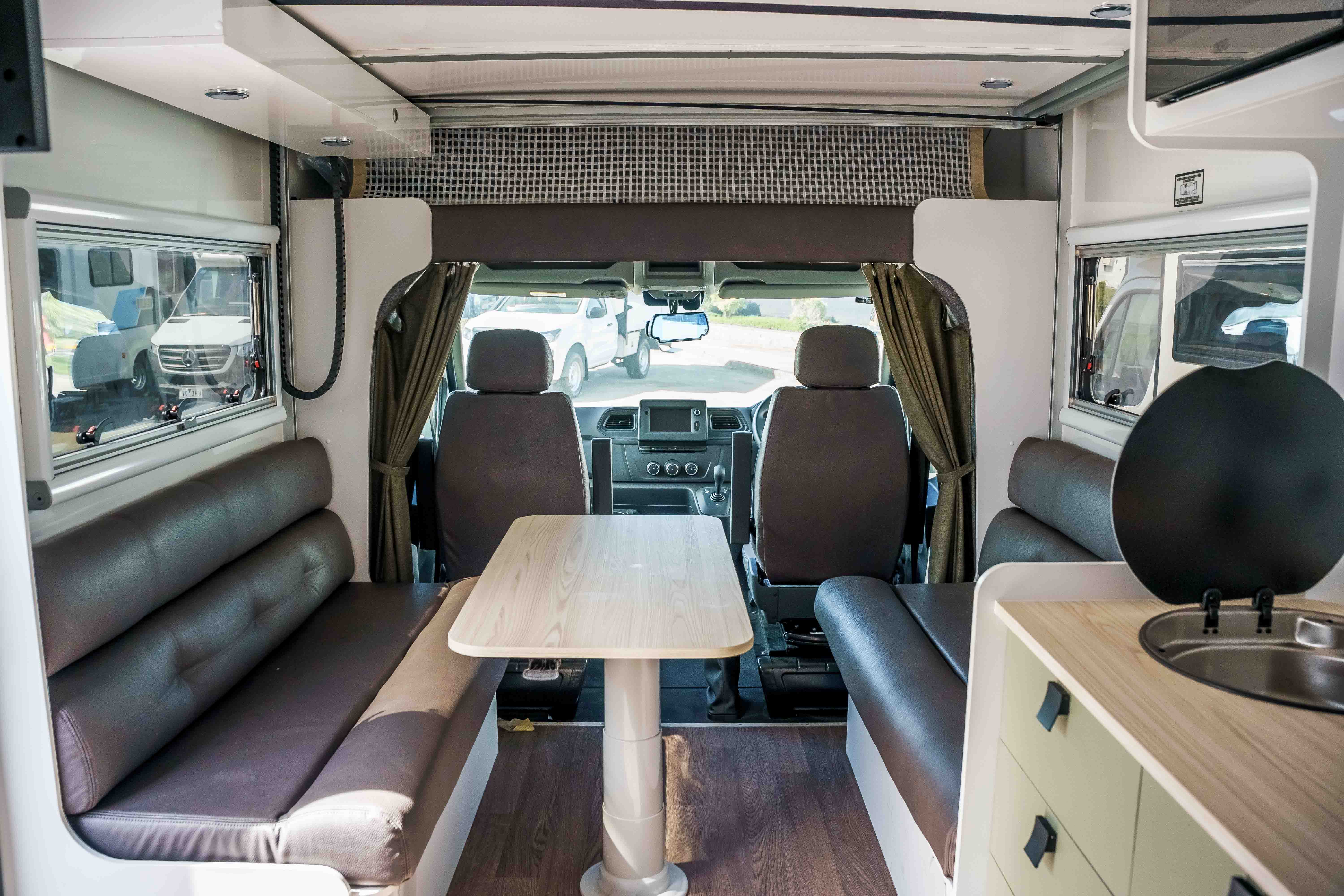 Carousel Popup Thumnails 20 - 2024 Windsor Daintree Renault 2 Berth
