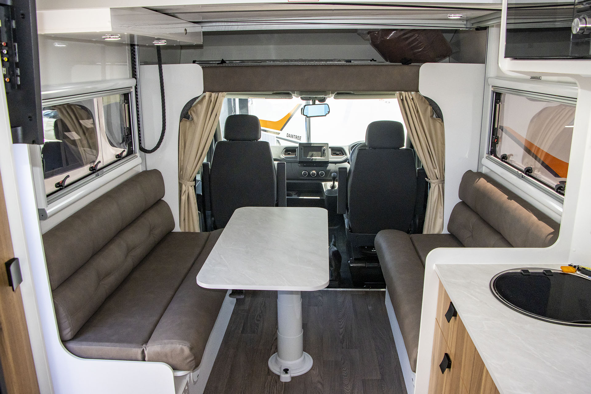 Carousel Popup Thumnails 7 - 2024 Windsor Daintree Renault 2 Berth