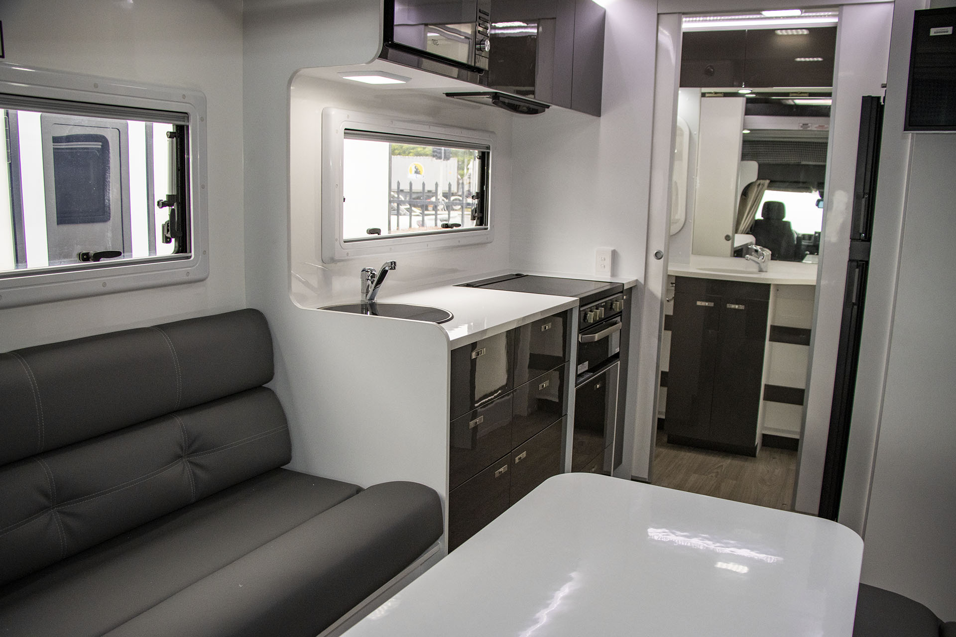 Carousel Popup Thumnails 19 - 2024 Windsor Daintree Renault 2 Berth