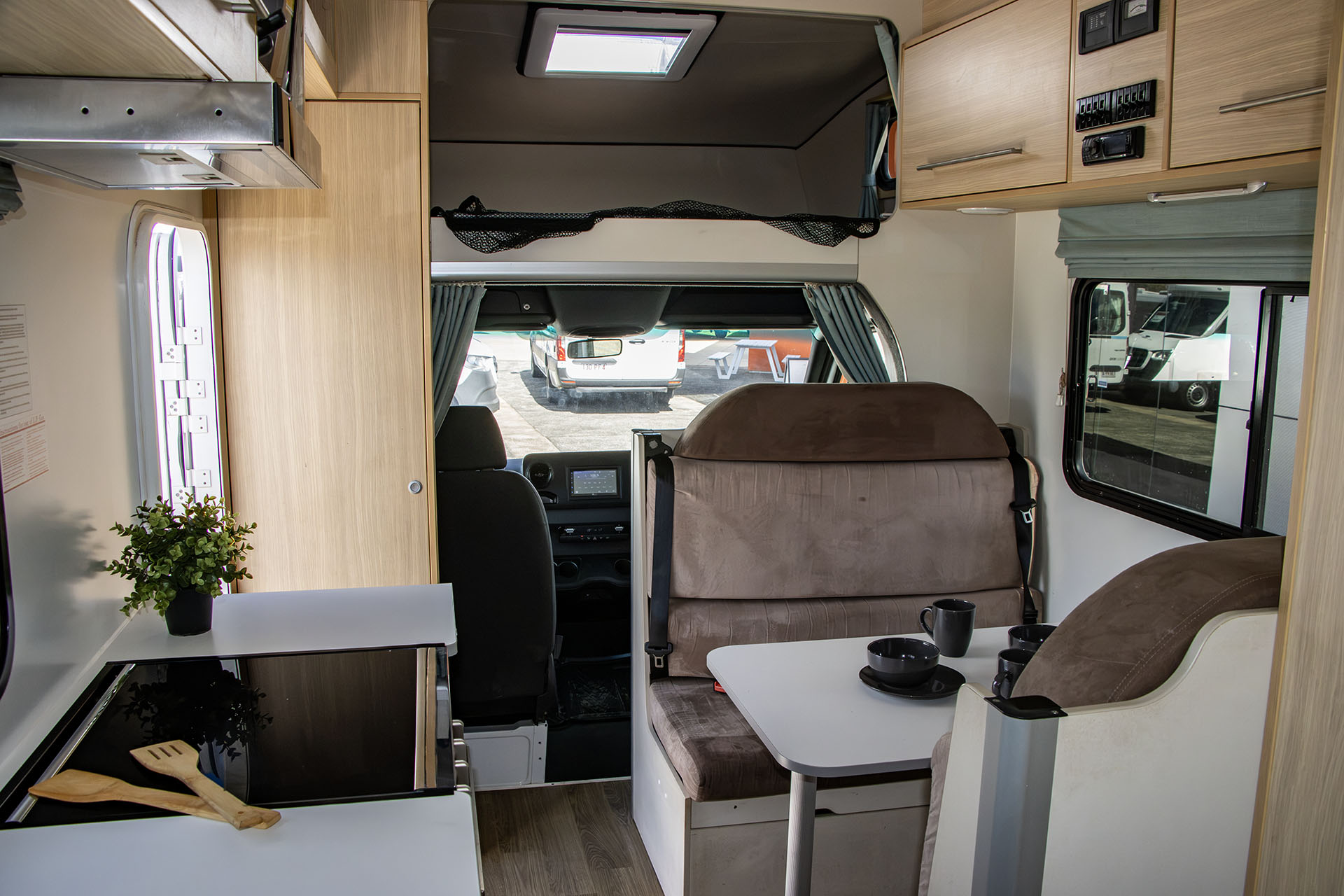 Carousel Popup Thumnails 22 - 2021 Kea River M721 Mercedes 6 Berth