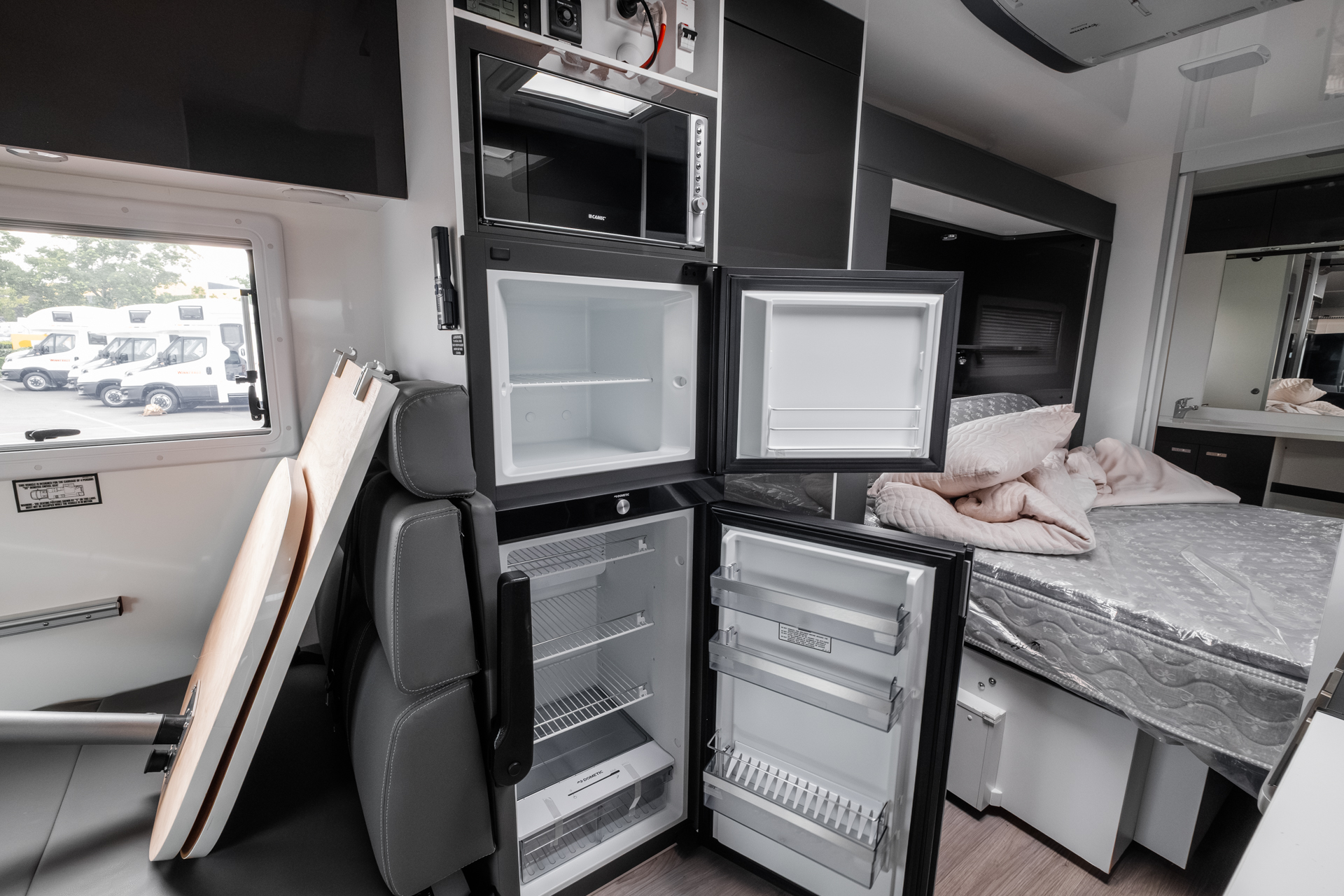 Carousel Popup Thumnails 22 - 2024 Windsor Simpson Fiat 4 Berth