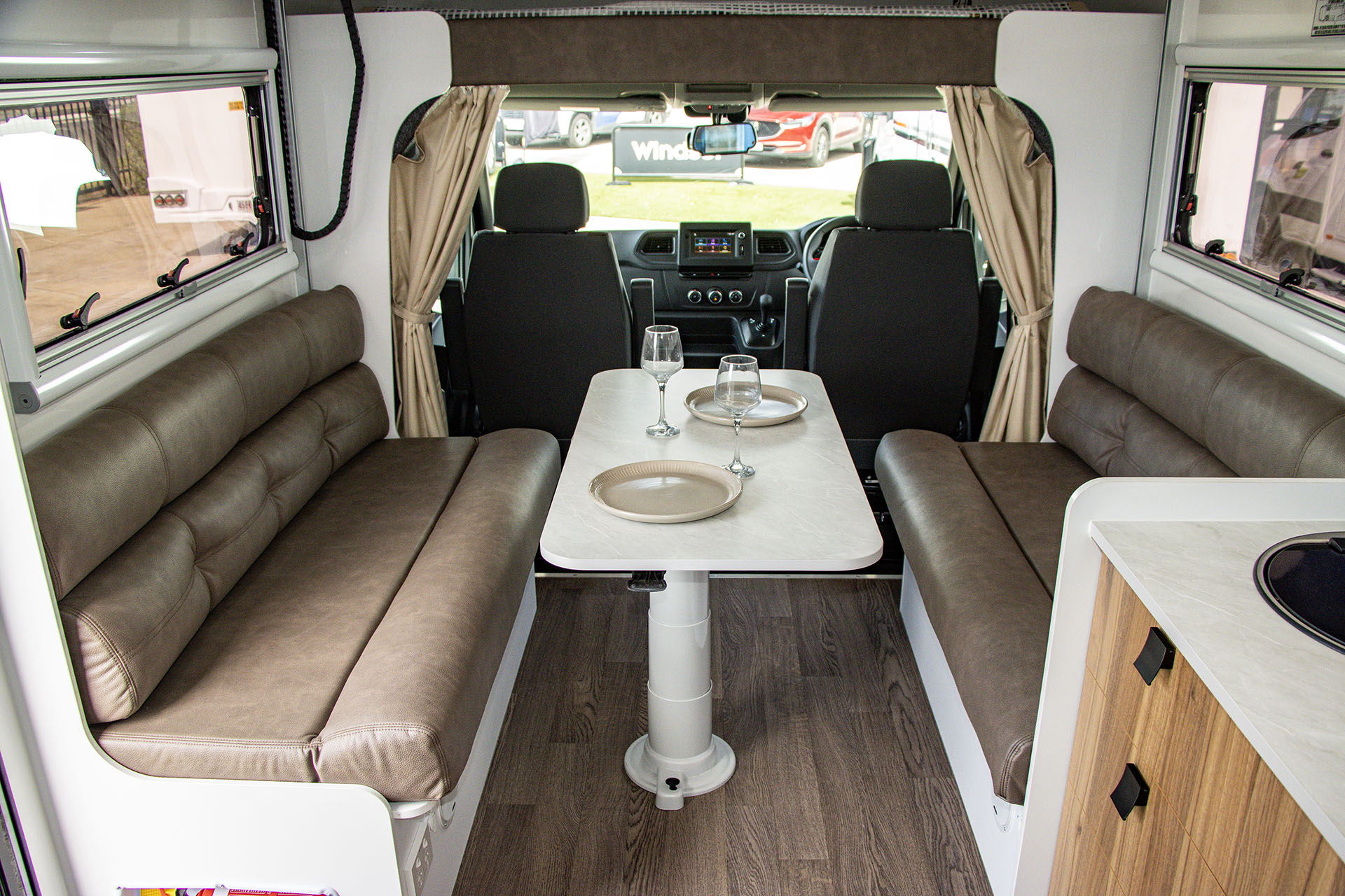 Carousel Popup Thumnails 21 - 2024 Windsor Daintree Renault 2 Berth