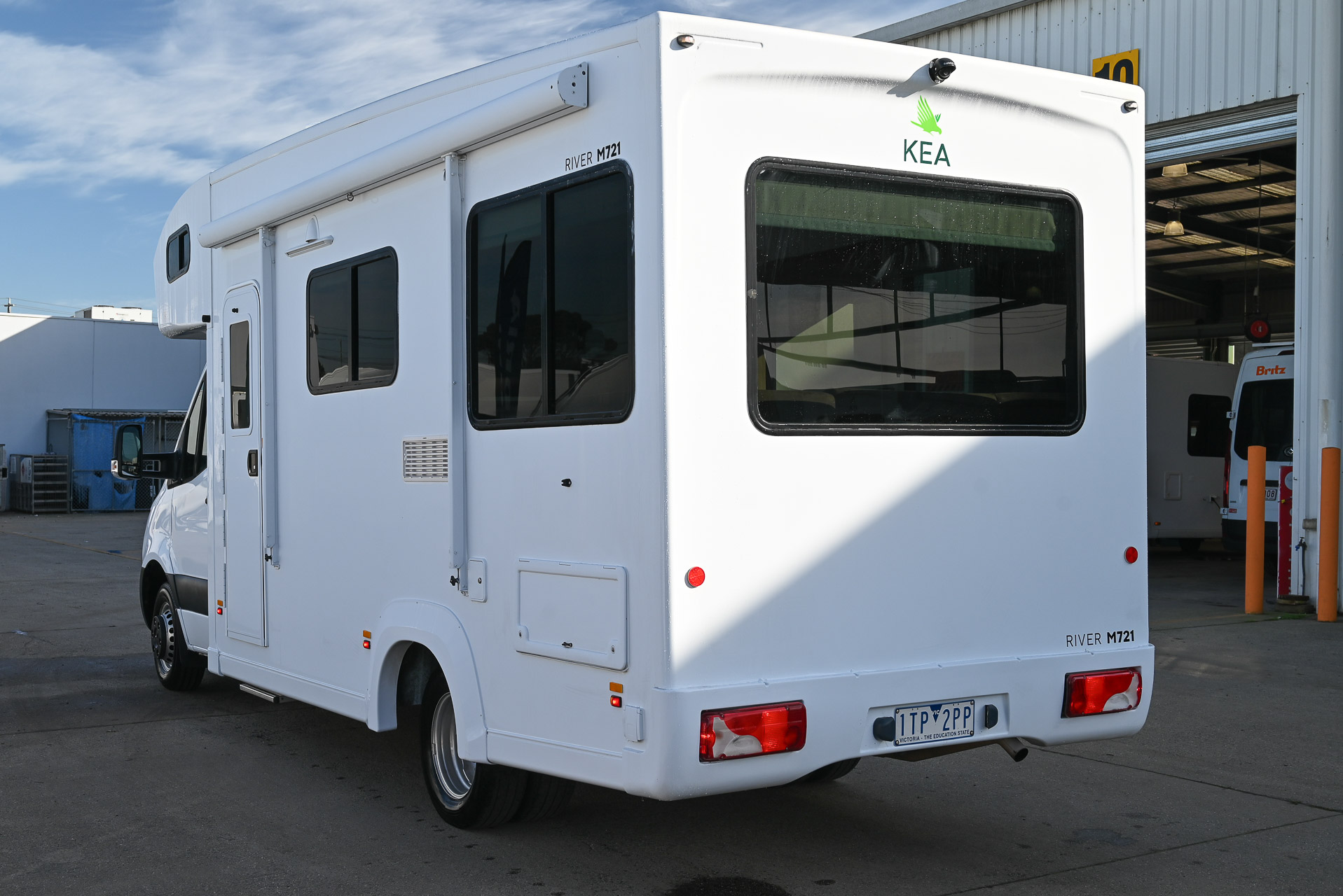 Carousel Popup Thumnails 9 - 2021 Kea River M721 Mercedes 6 Berth