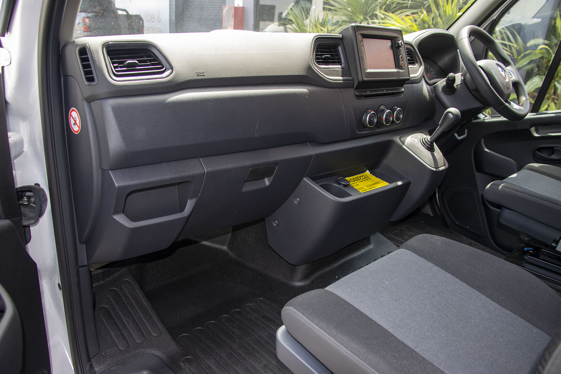 Carousel Popup Thumnails 8 - 2024 Windsor Daintree Renault 2 Berth