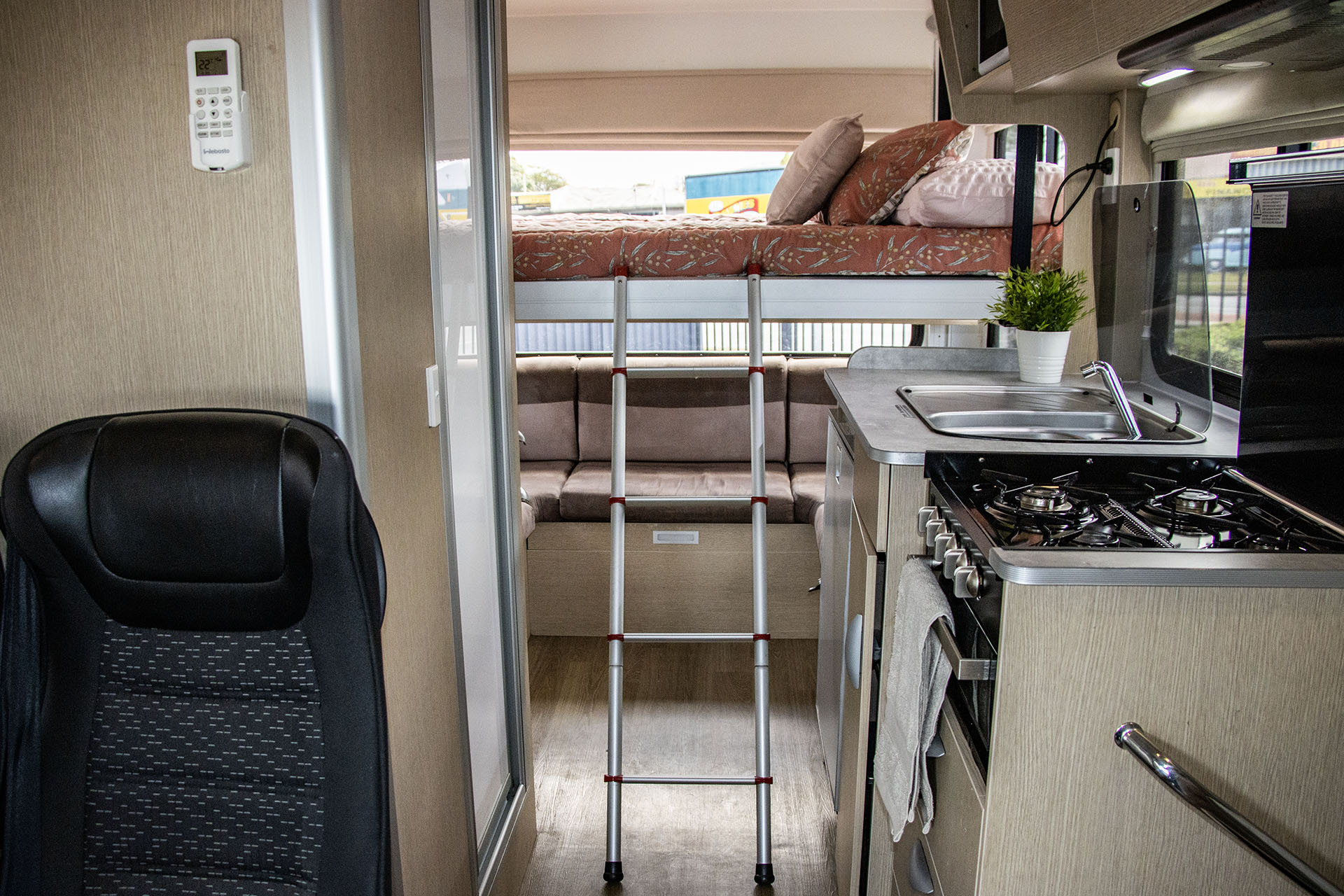 Carousel Popup Thumnails 20 - 2021 Kea Discovery M660 Mercedes 4 Berth