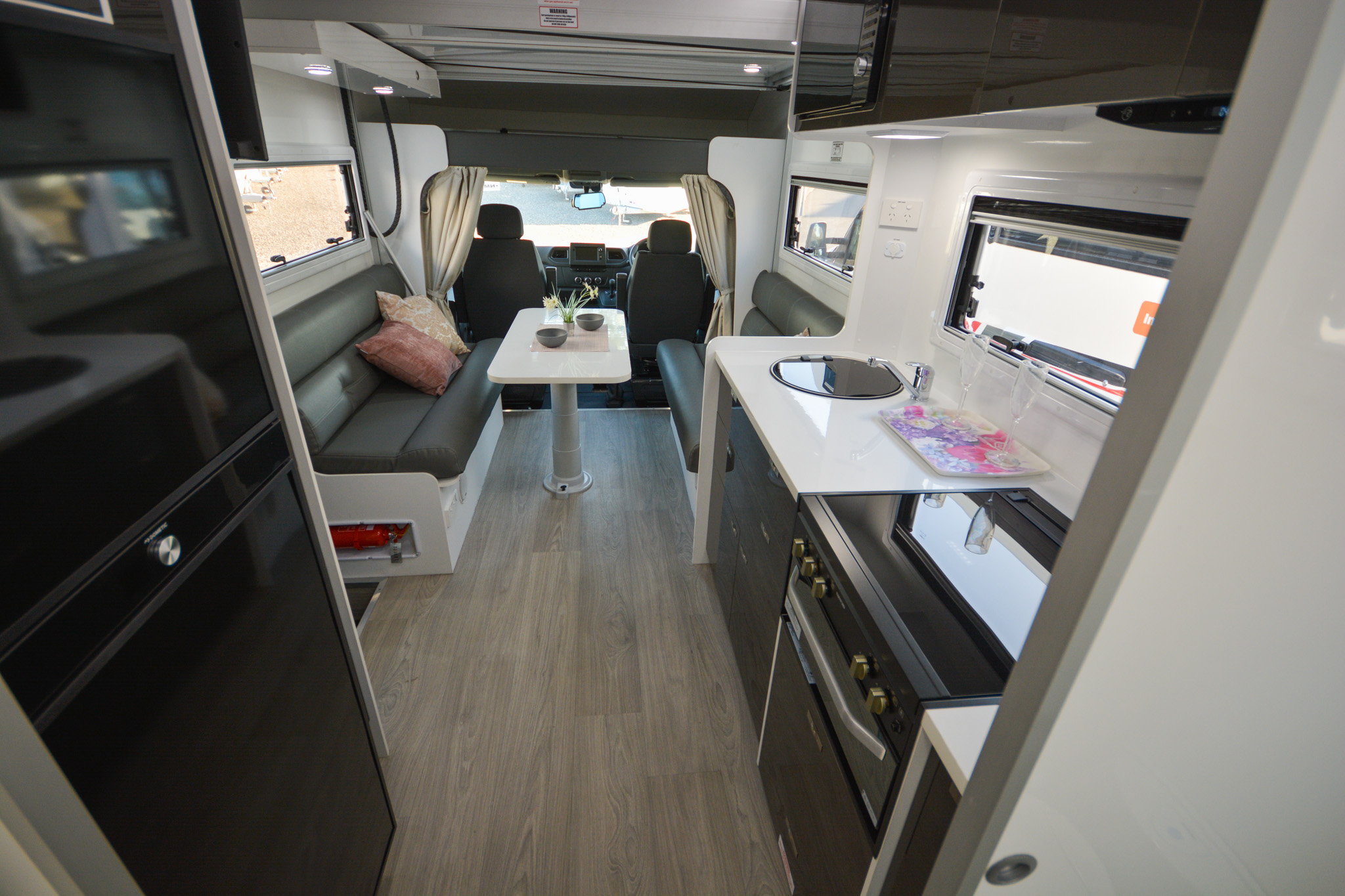 Carousel Popup Thumnails 12 - 2024 Windsor Daintree Renault 2 Berth