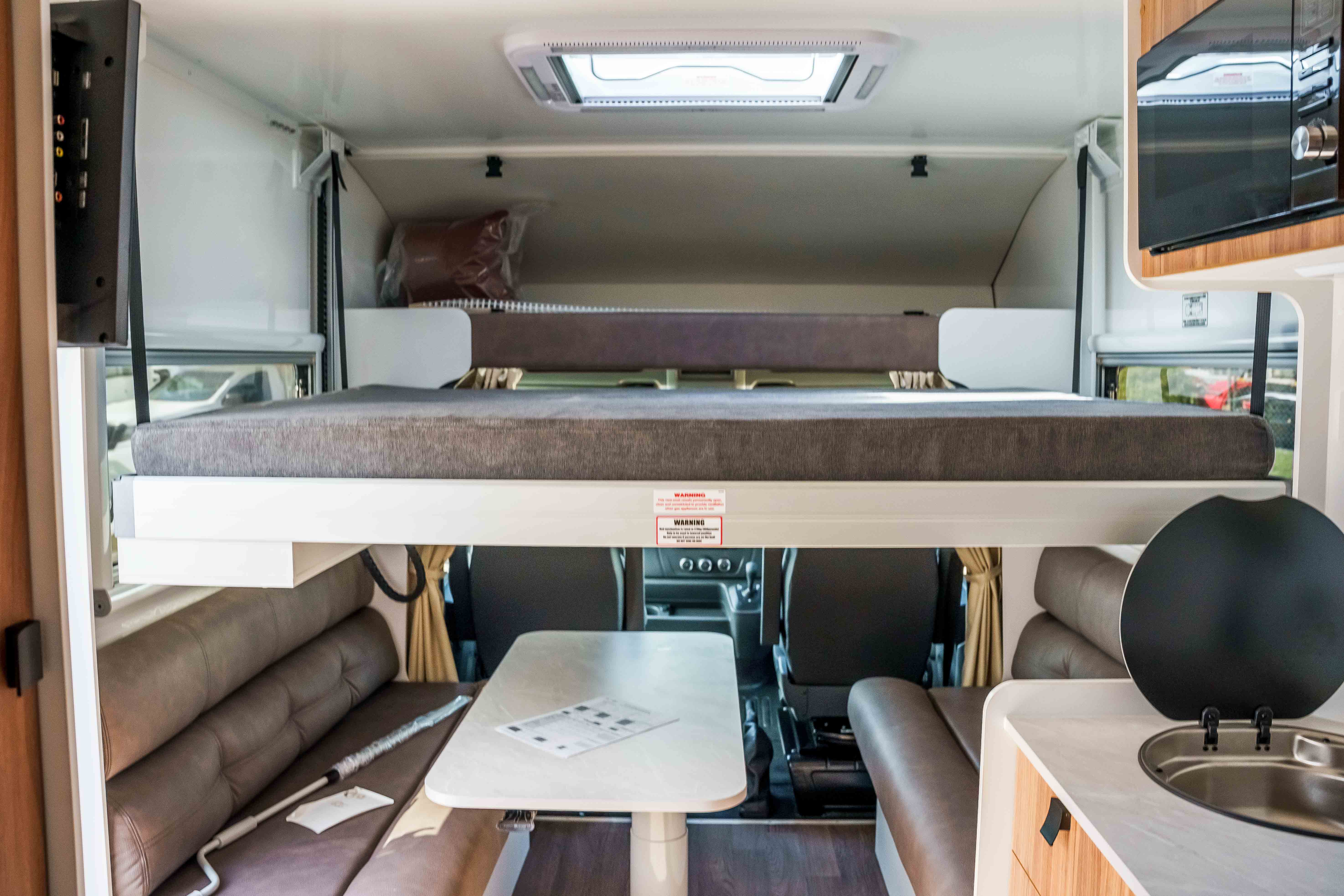 Carousel Popup Thumnails 20 - 2024 Windsor Daintree Renault 2 Berth