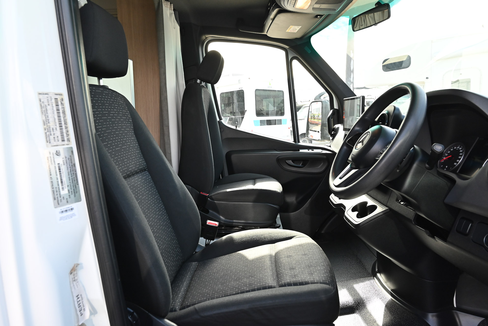 Carousel Popup Thumnails 12 - 2019 Kea River M721 Mercedes 6 Berth