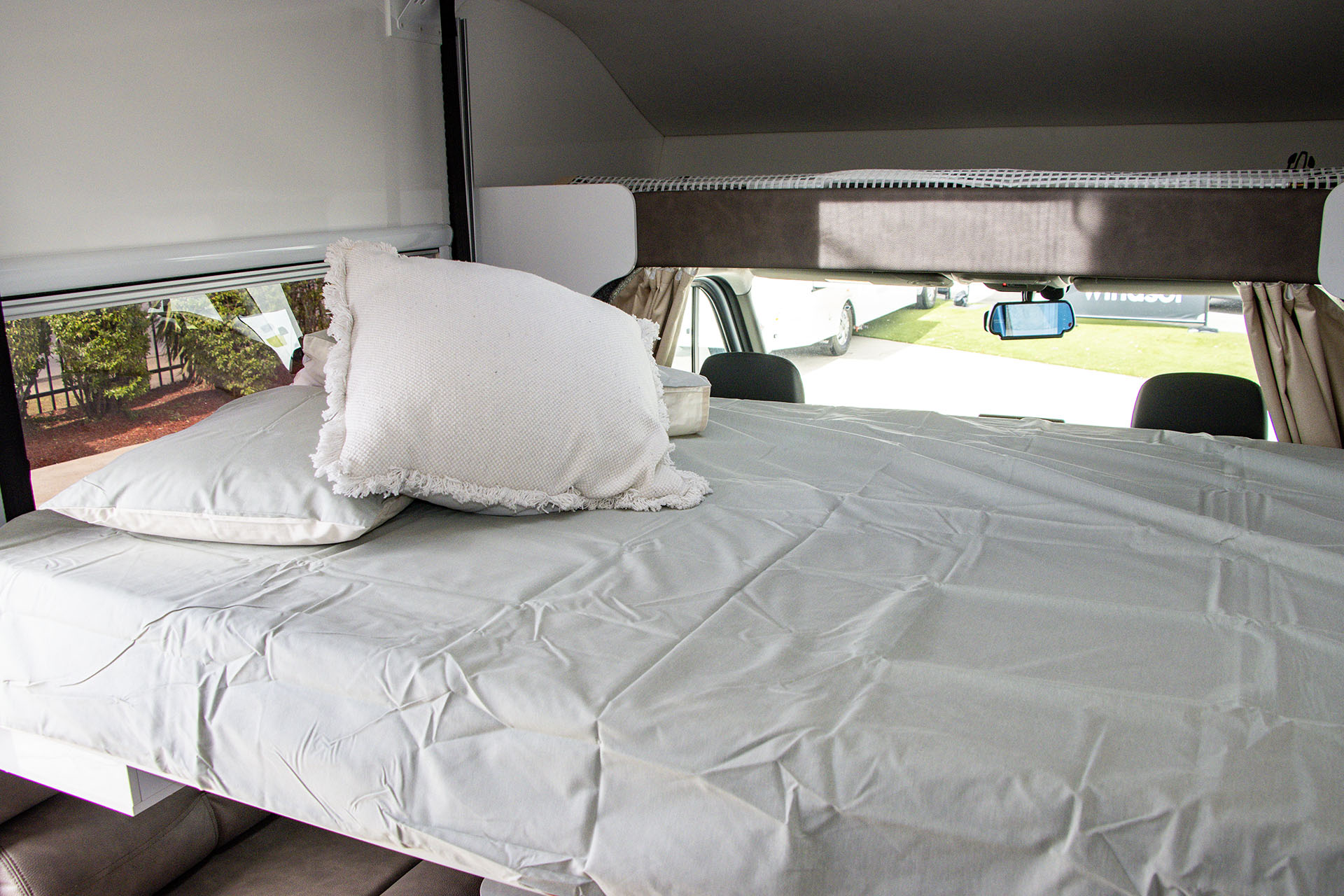 Carousel Popup Thumnails 31 - 2024 Windsor Daintree Renault 2 Berth