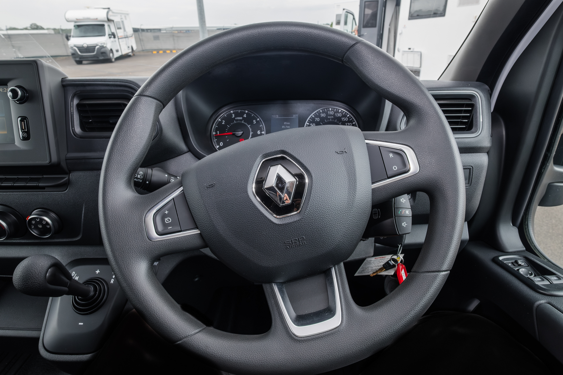 Carousel Popup Thumnails 9 - 2024 Windsor Daintree Renault 2 Berth