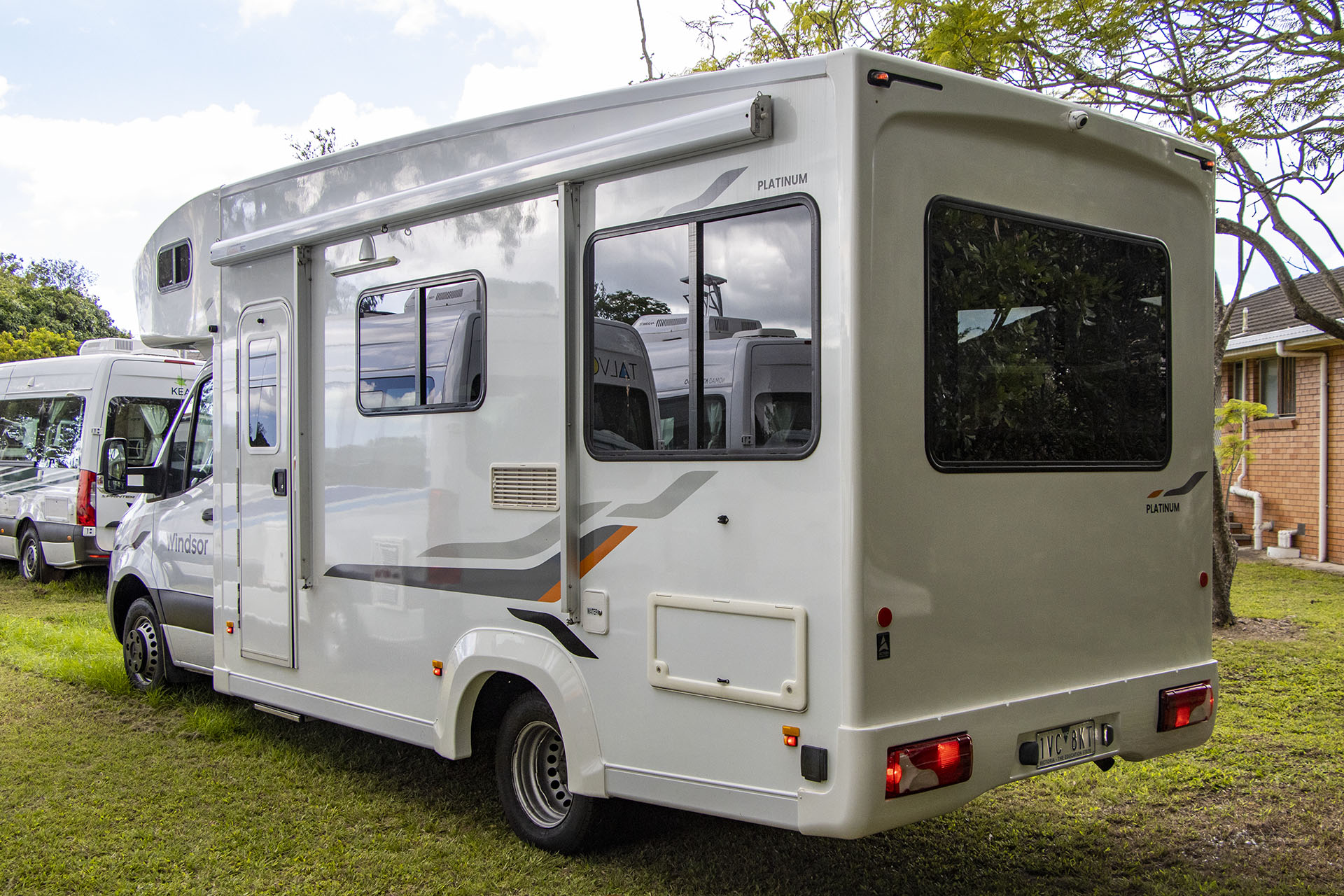 Carousel Popup Thumnails 5 - 2021 Windsor Platinum M725 Mercedes 6 Berth