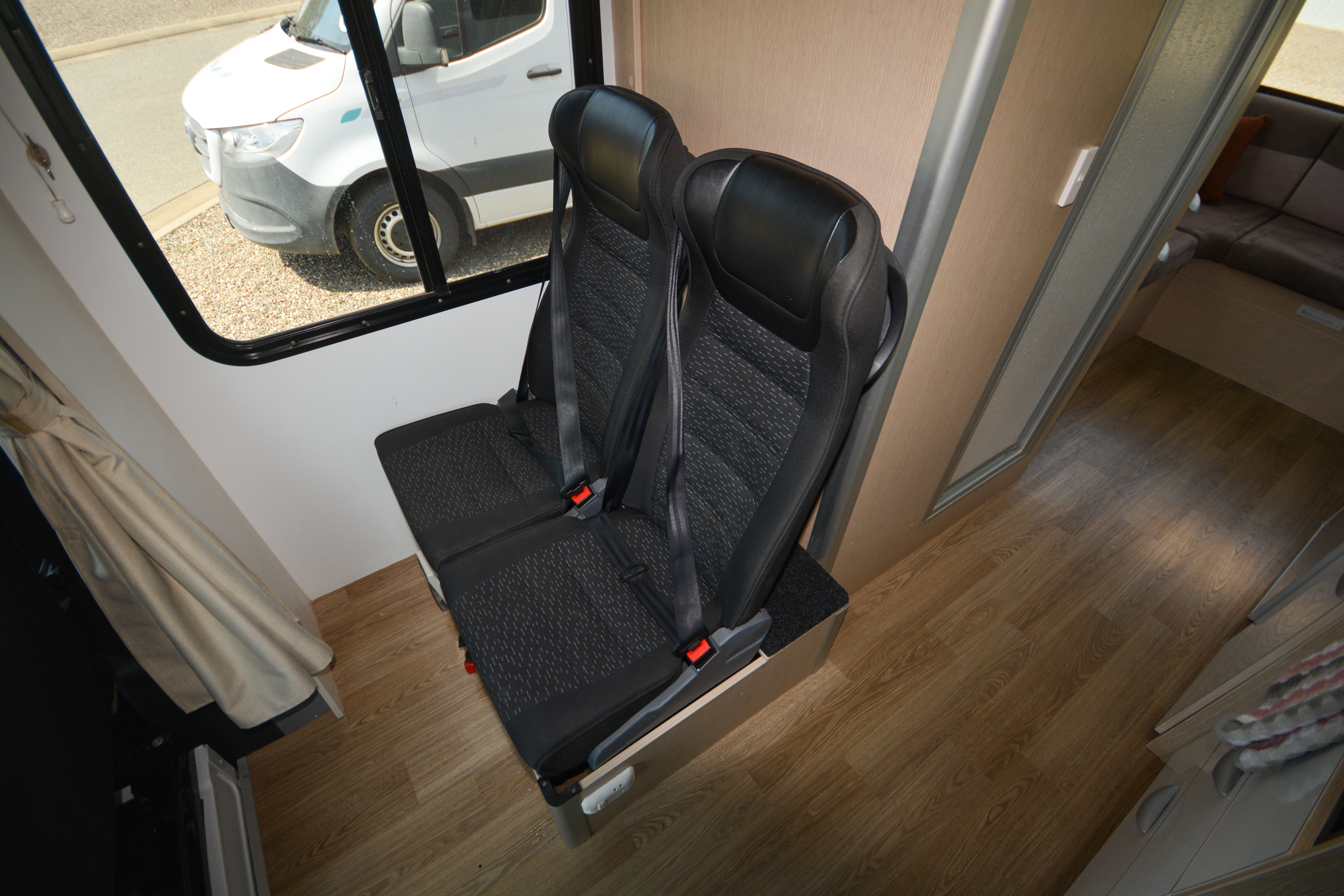 Carousel Popup Thumnails 24 - 2021 Kea Discovery M660 Mercedes 4 Berth