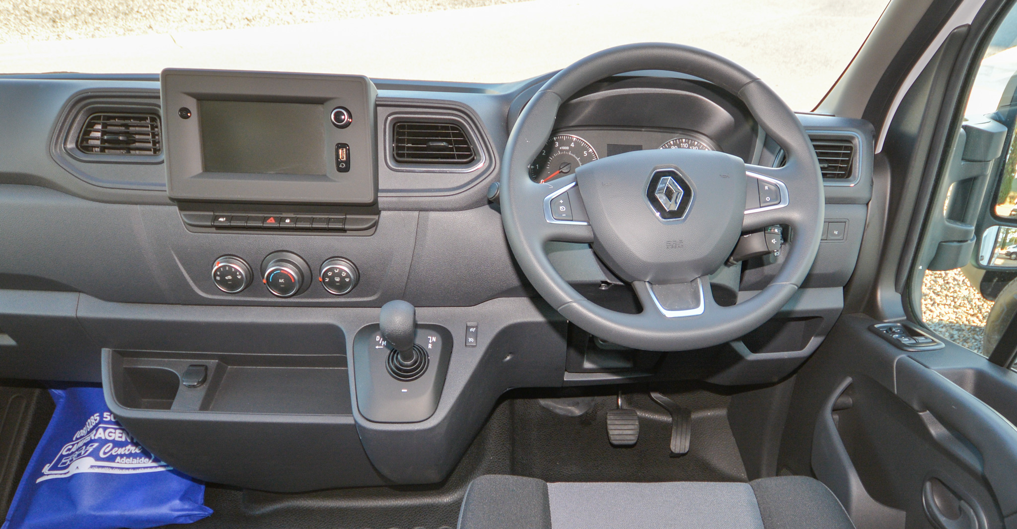 Carousel Popup Thumnails 9 - 2024 Windsor Daintree Renault 2 Berth