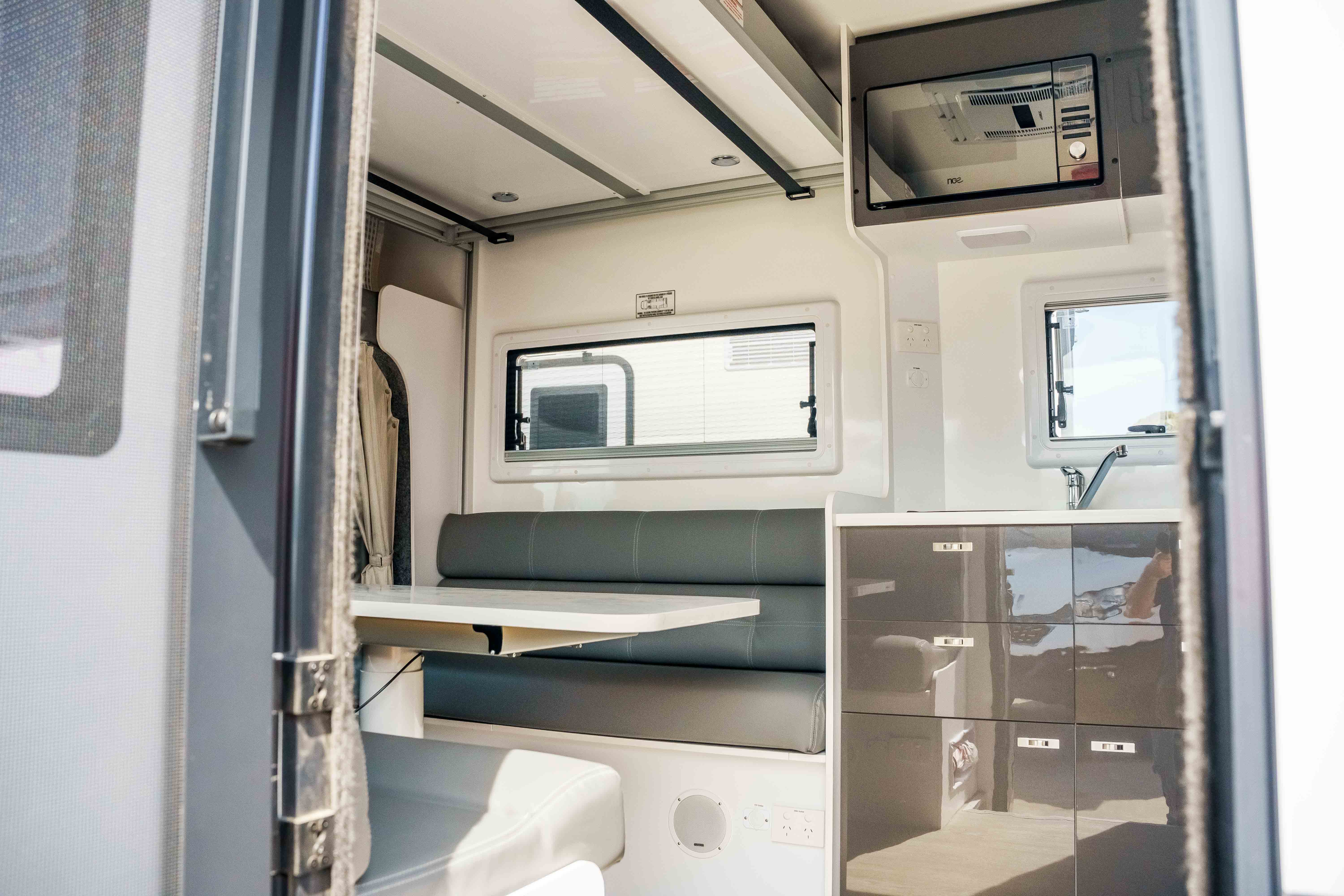 Carousel Popup Thumnails 3 - 2024 Windsor Daintree Renault 2 Berth